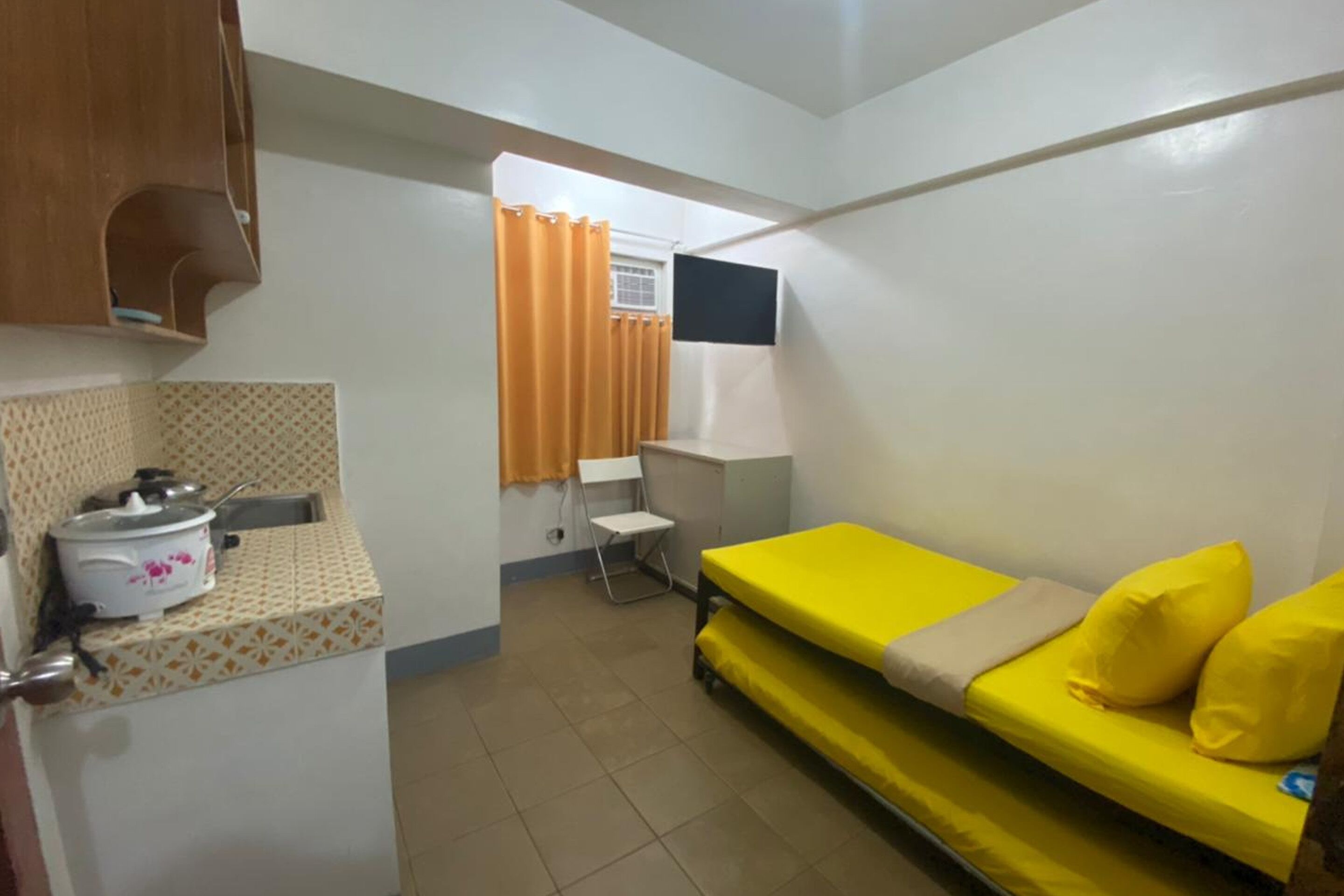 Eisen Apartelle by OYO Rooms