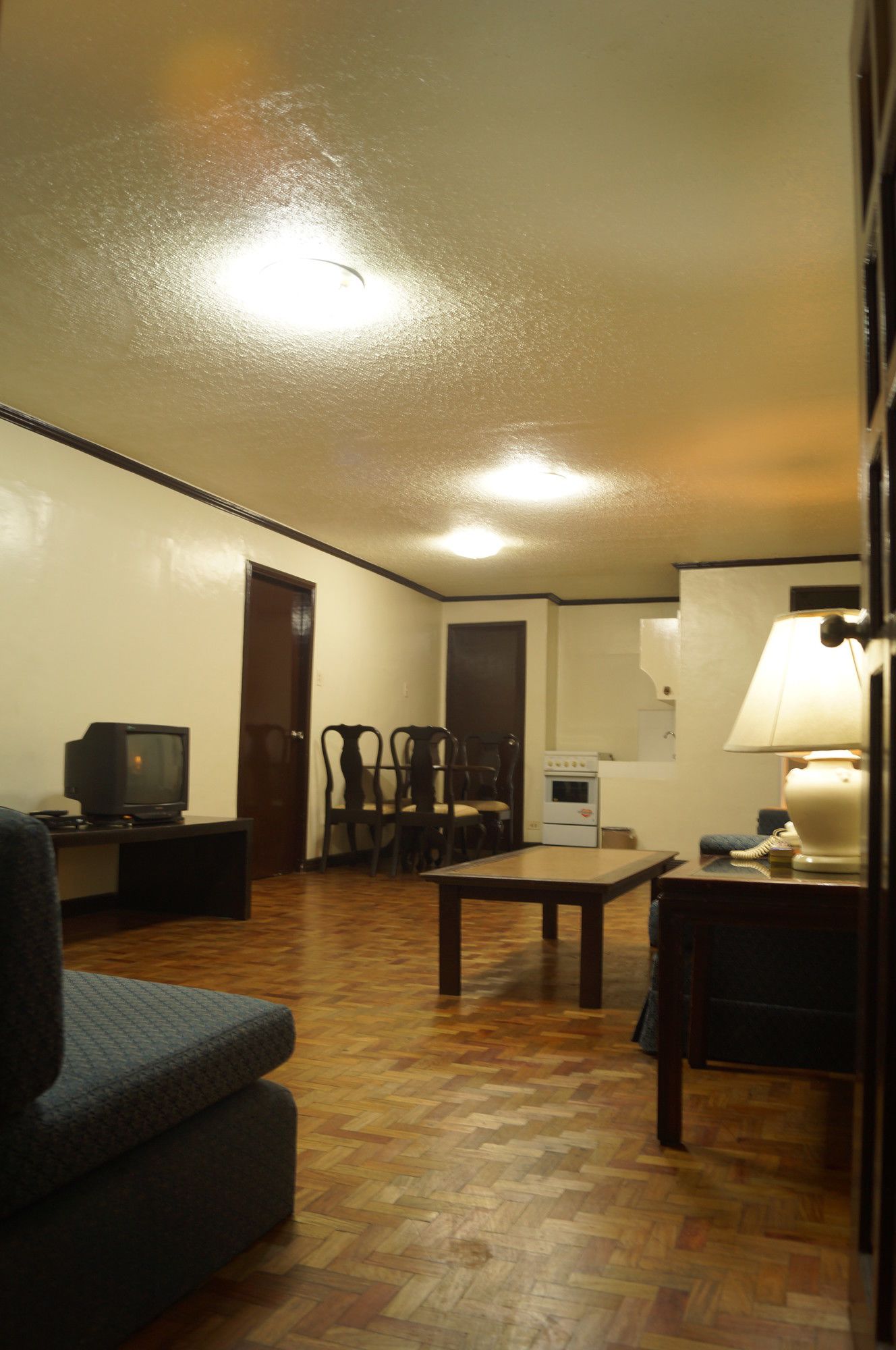 El Rico Suites