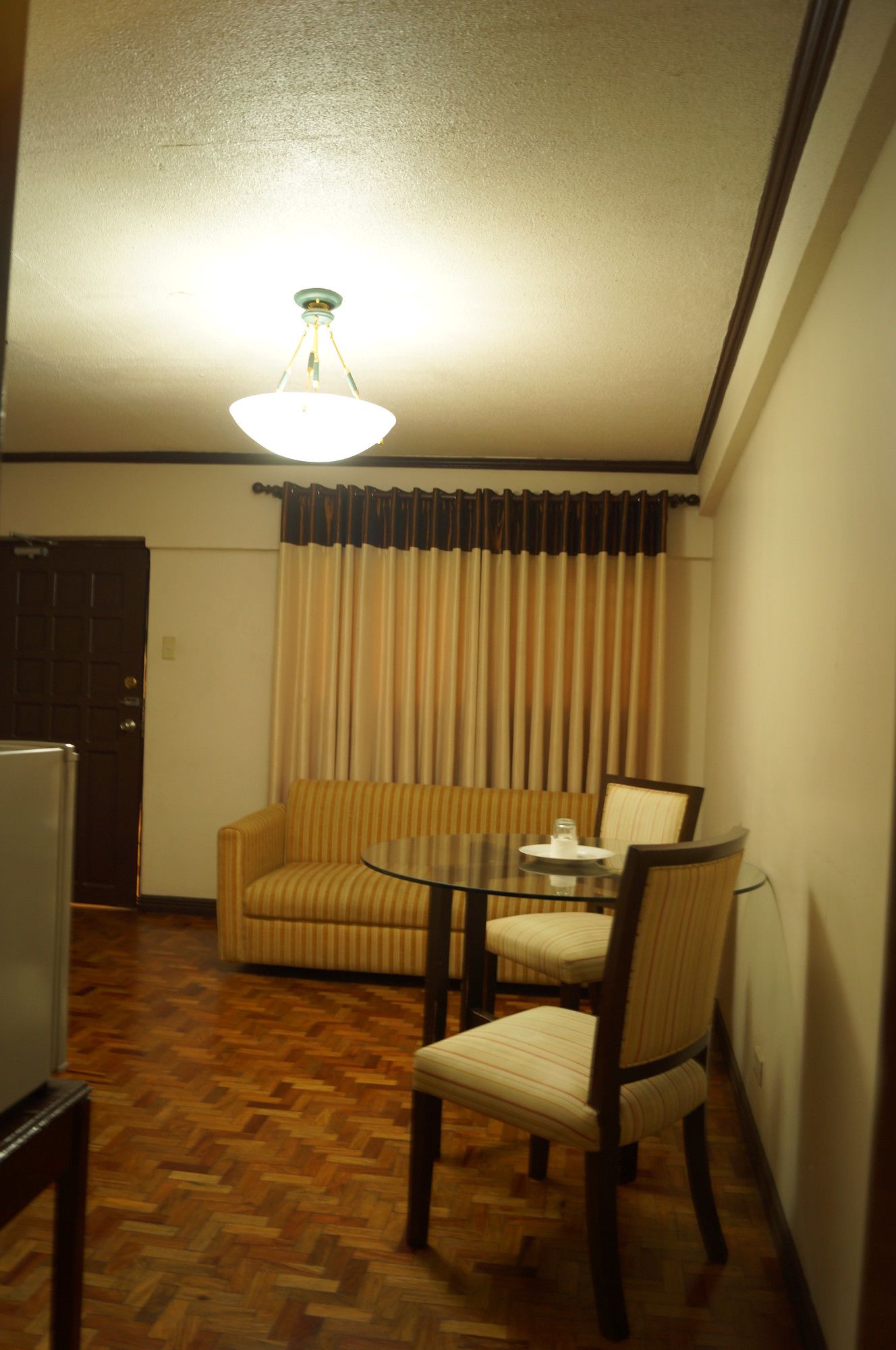 El Rico Suites