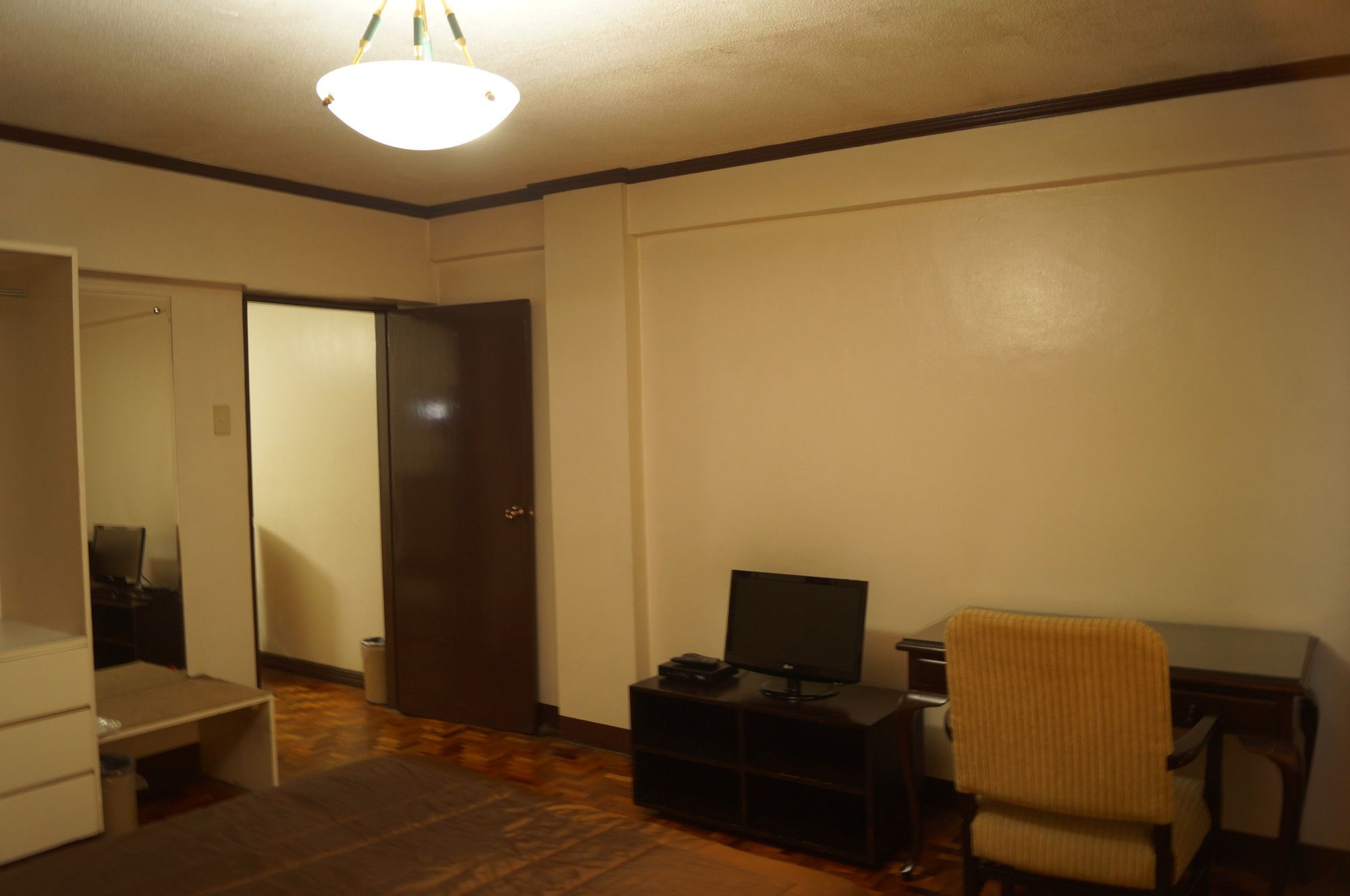 El Rico Suites
