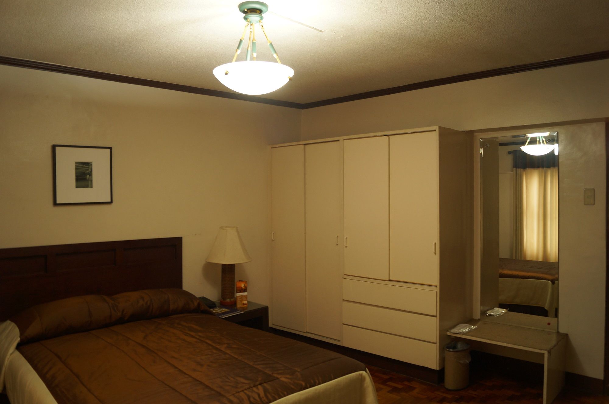 El Rico Suites
