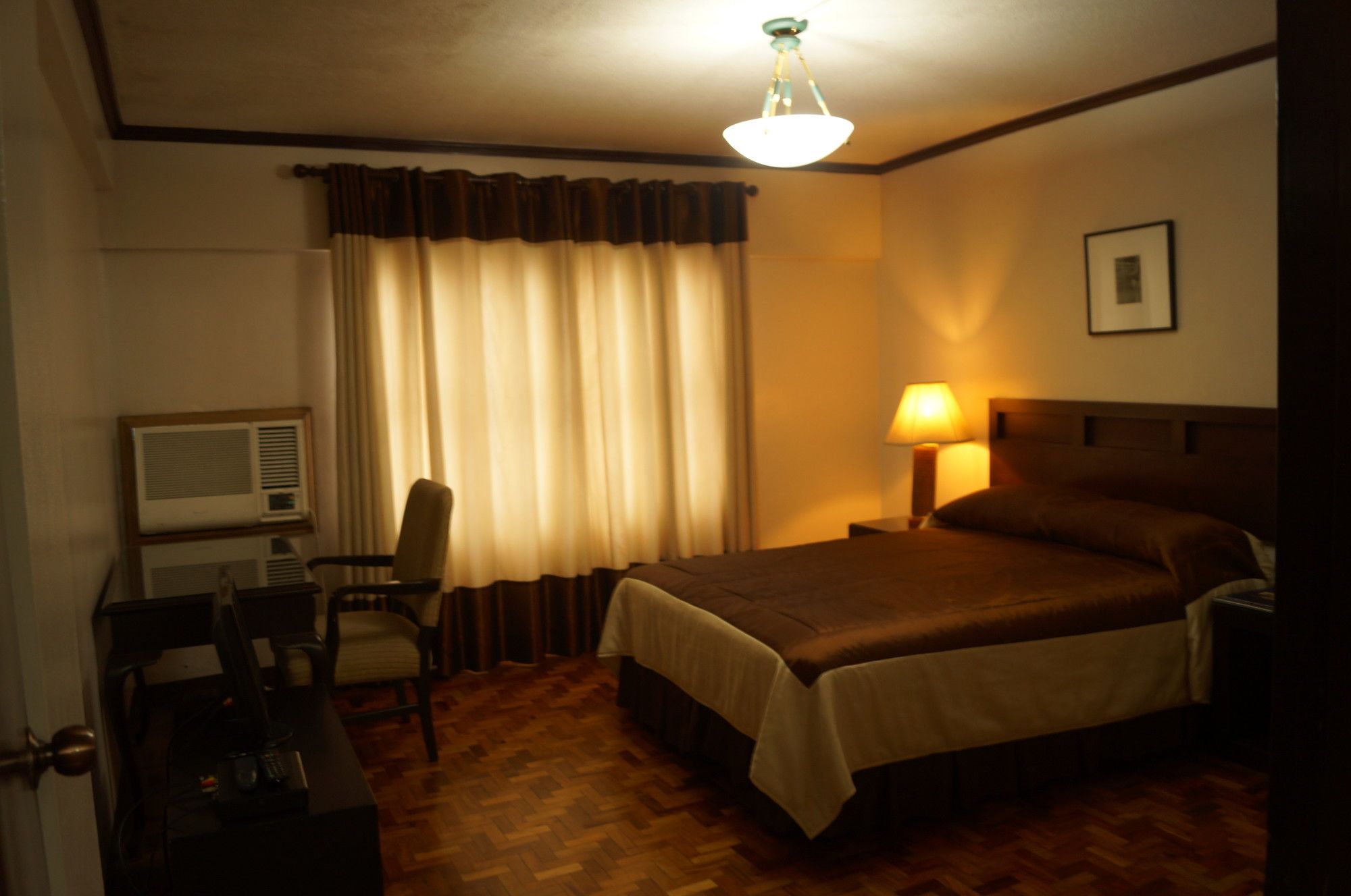El Rico Suites
