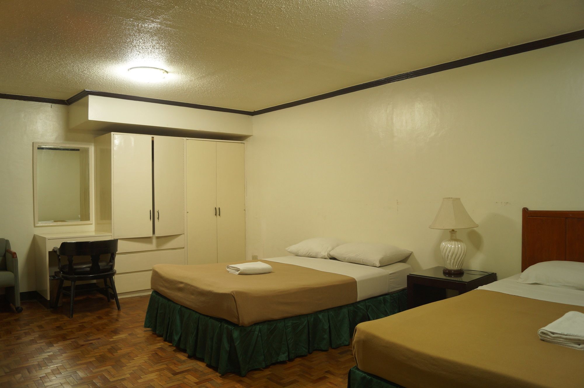 El Rico Suites