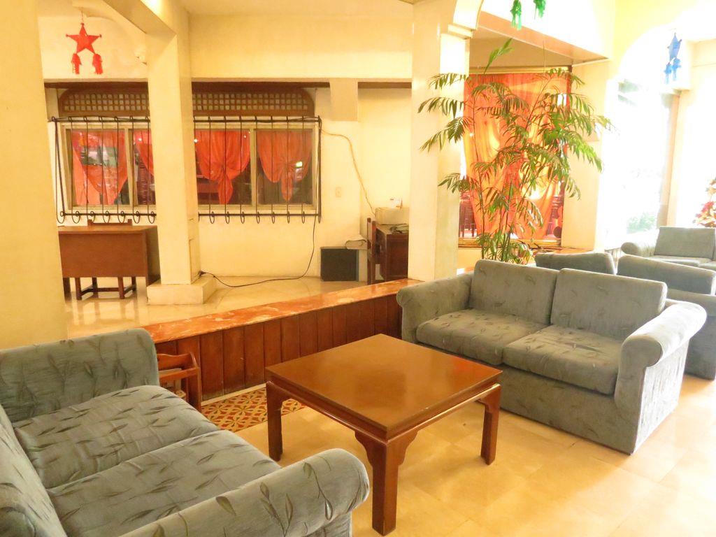 Garden Plaza Suites