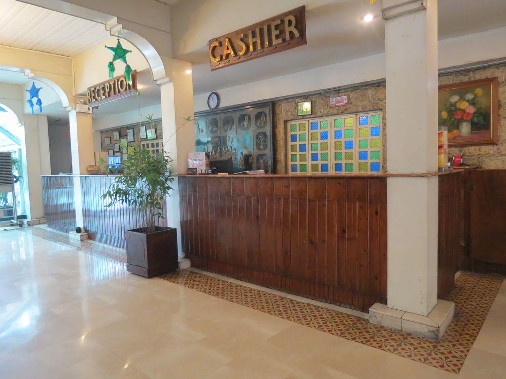 Garden Plaza Suites