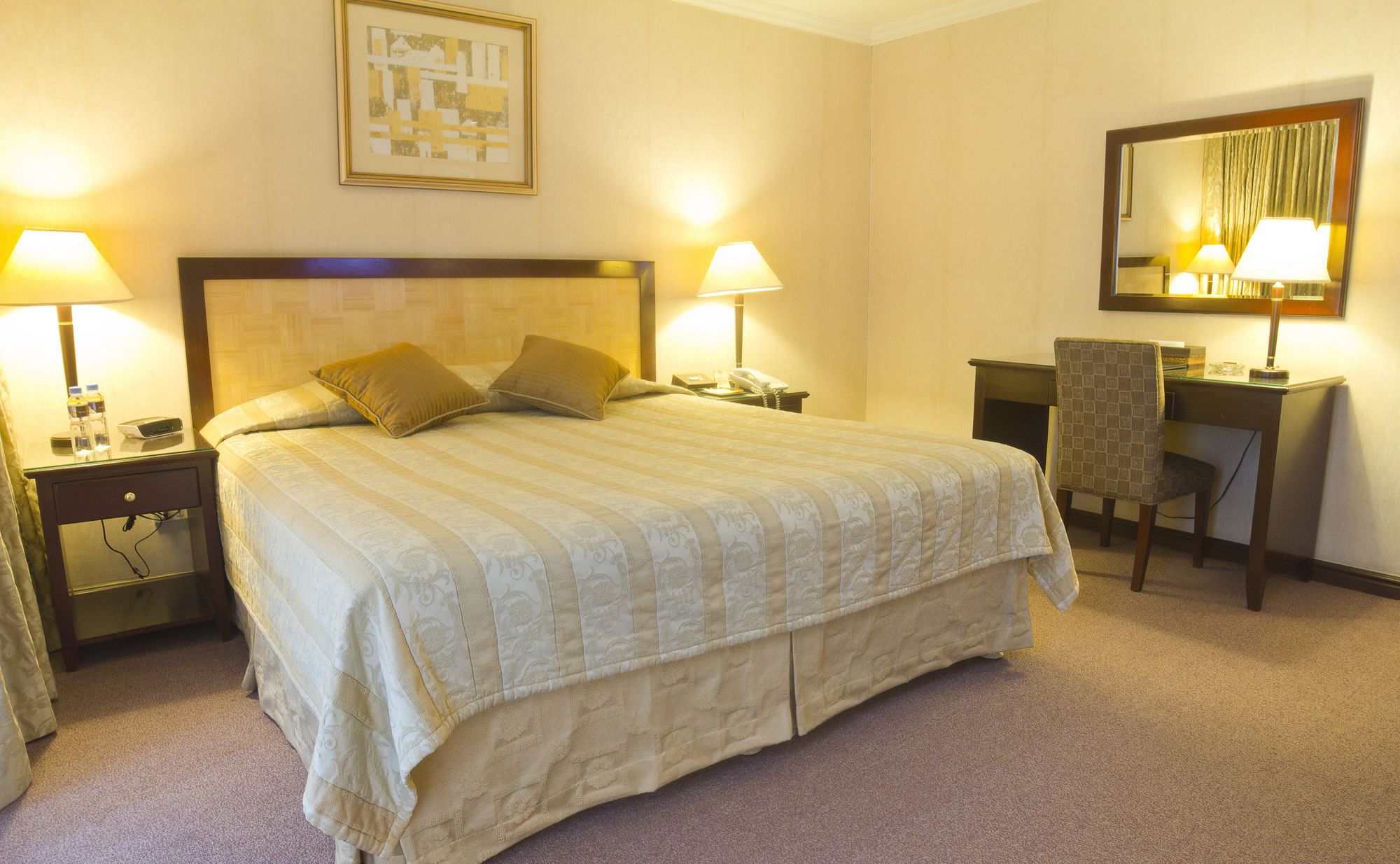 Herald Suites Solana