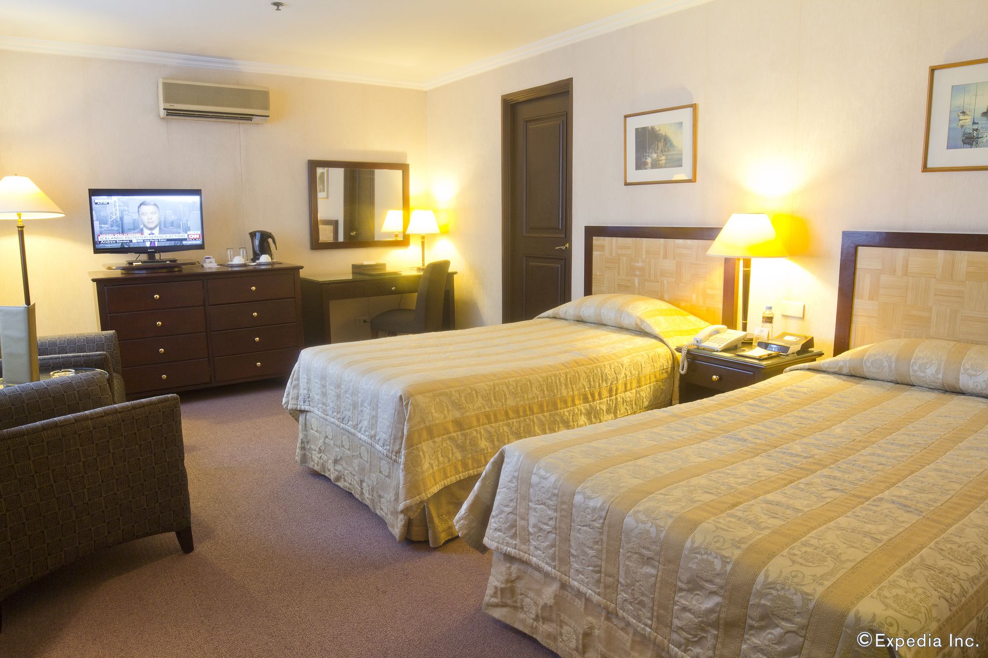 Herald Suites Solana