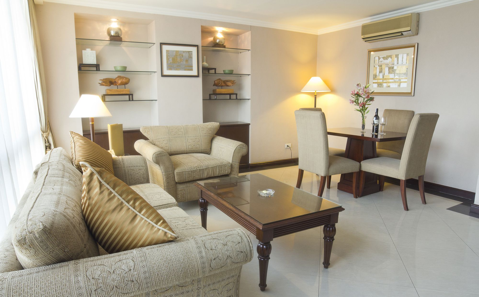 Herald Suites Solana