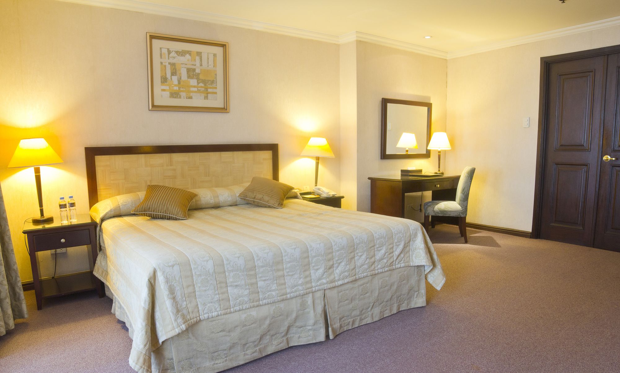 Herald Suites Solana