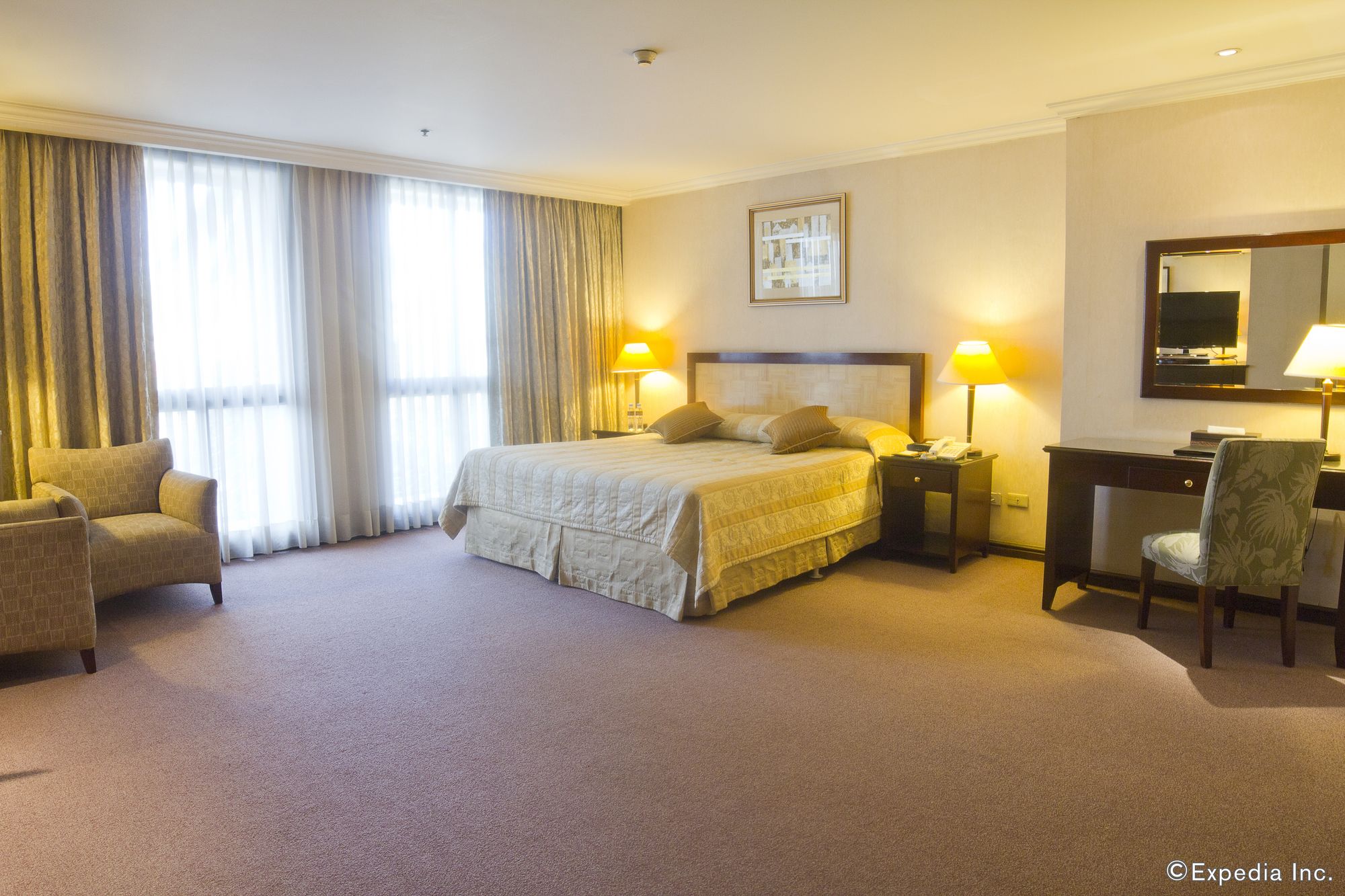 Herald Suites Solana