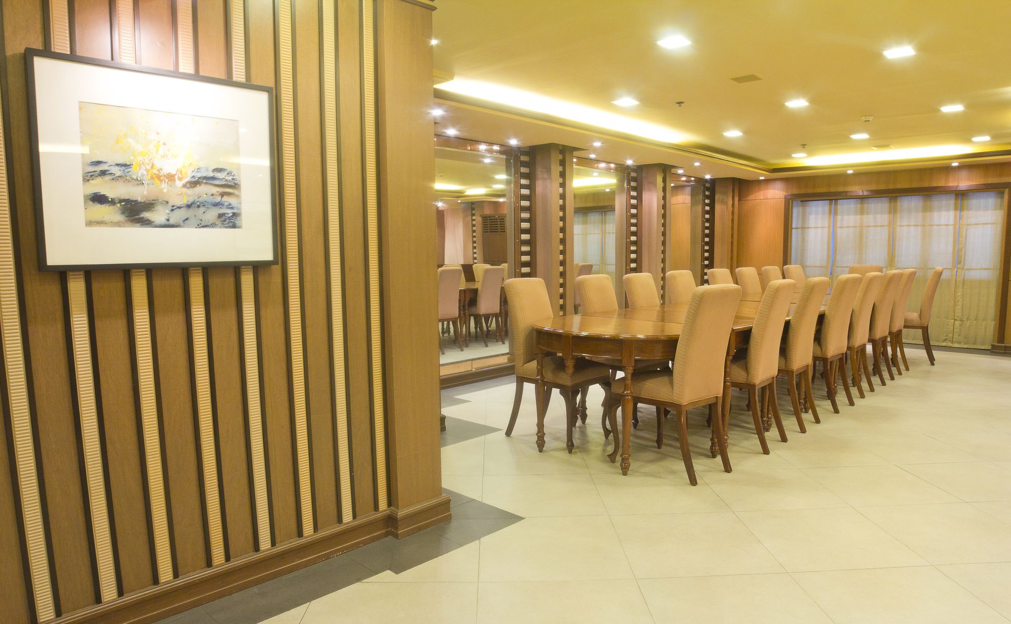 Herald Suites Solana