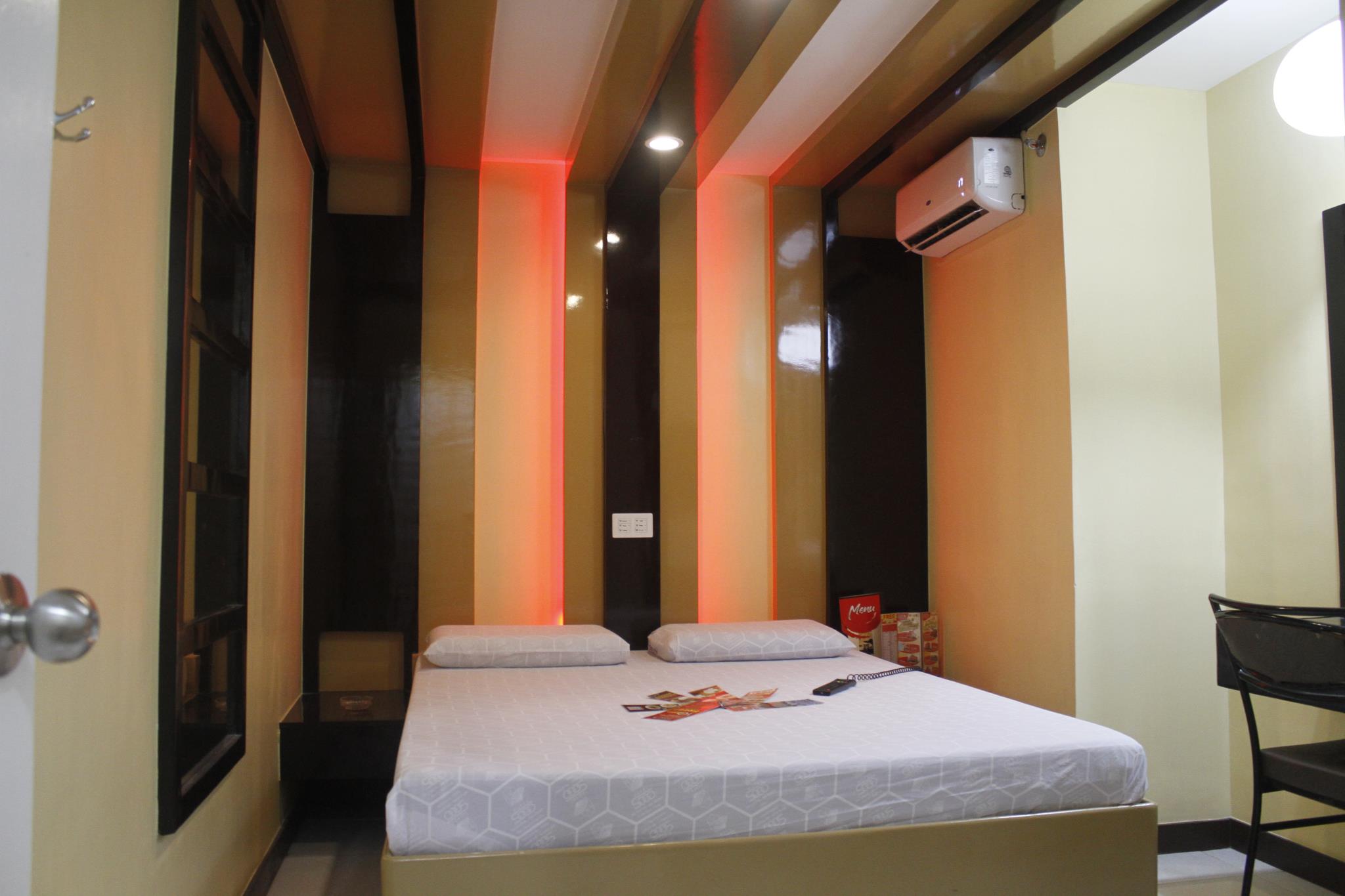 Hotel Sogo - Monumento, LRT Station