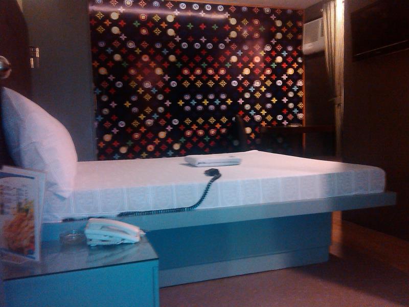 Icon Hotel Macapagal