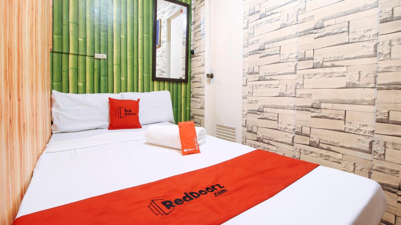 Joy Hostel by RedDoorz