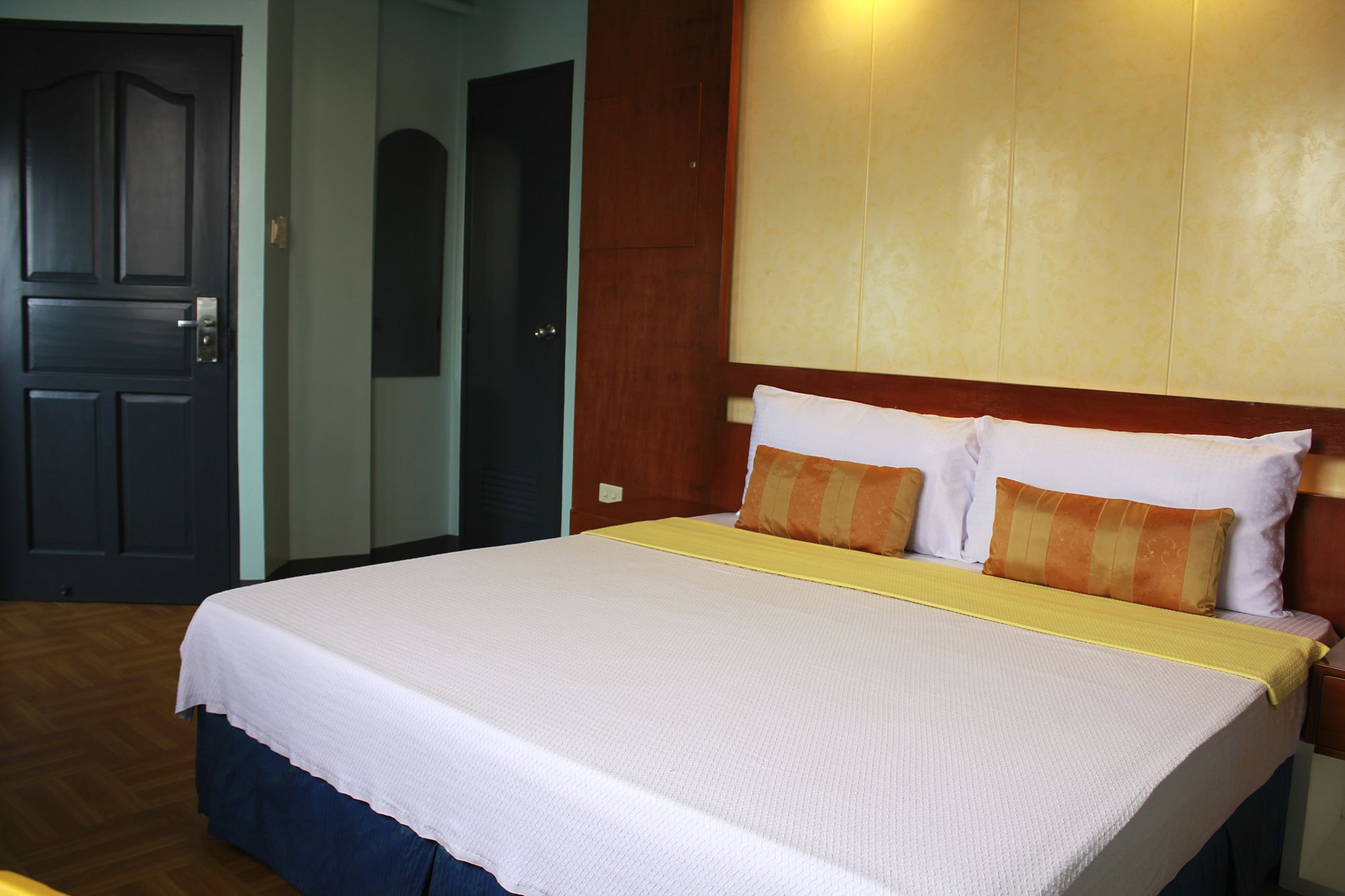 Leesons Residences