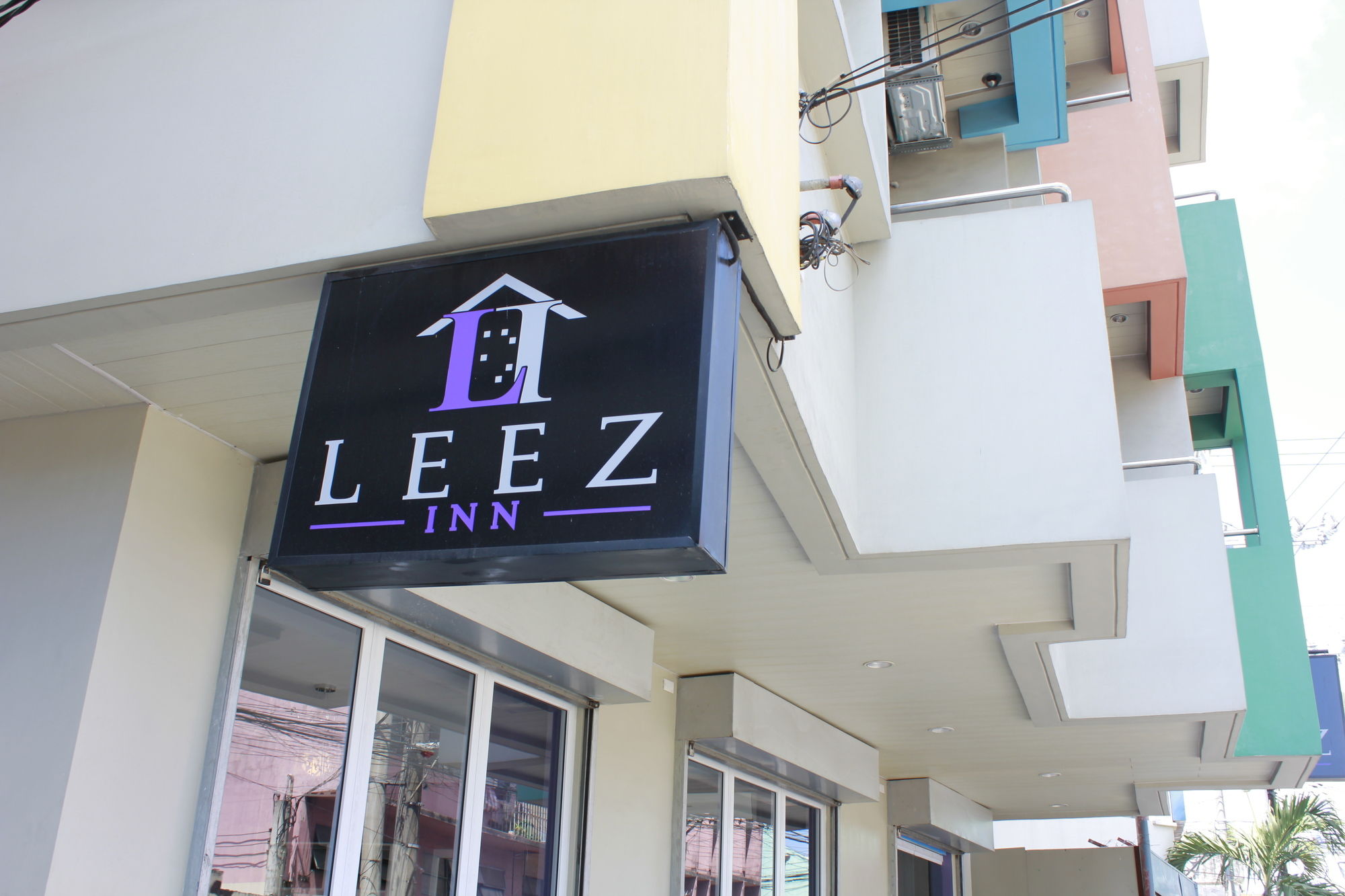 Leez Inn