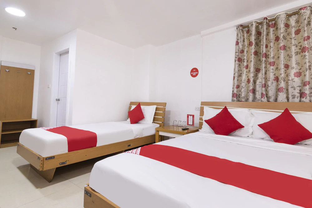 Lucky Hotel by OYO Rooms