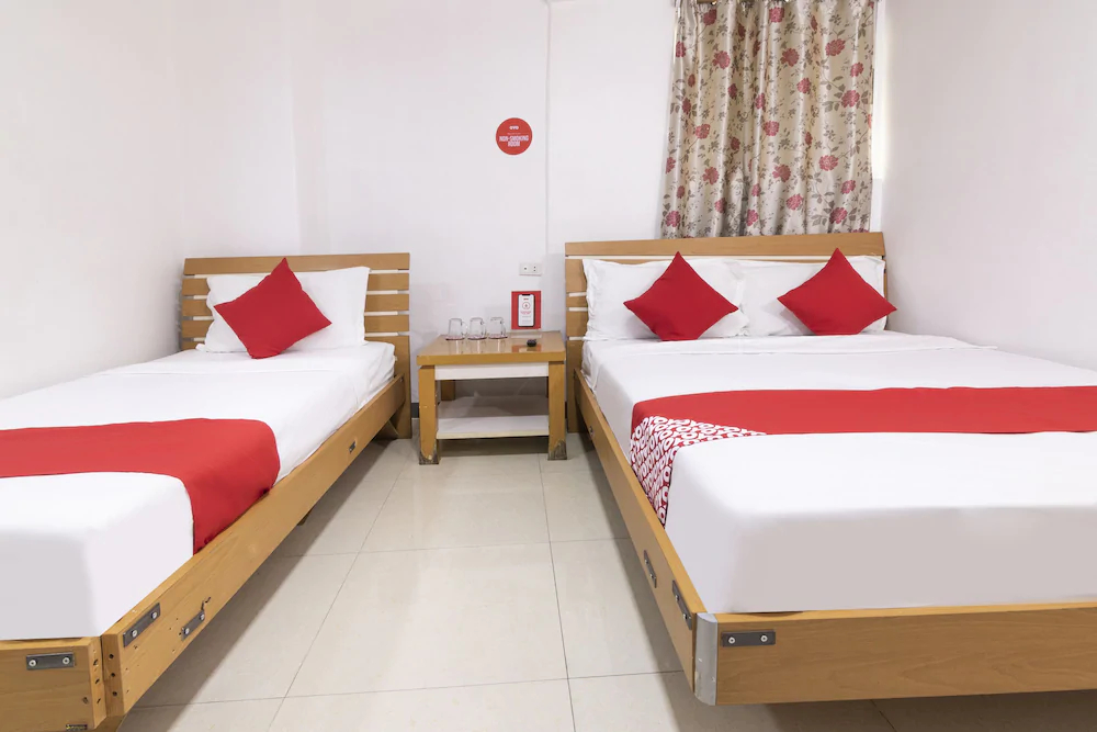 Lucky Hotel by OYO Rooms