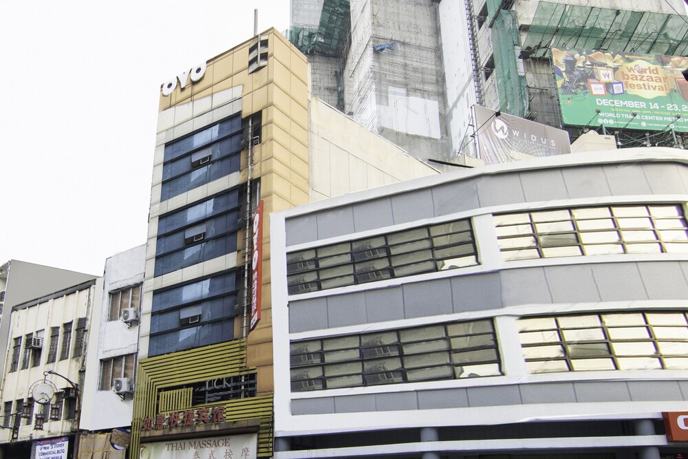 Lucky Hotel by OYO Rooms