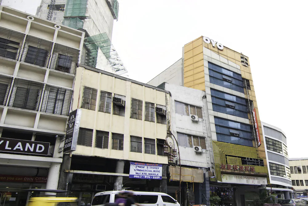 Lucky Hotel by OYO Rooms