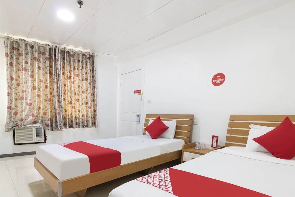 Lucky Hotel by OYO Rooms