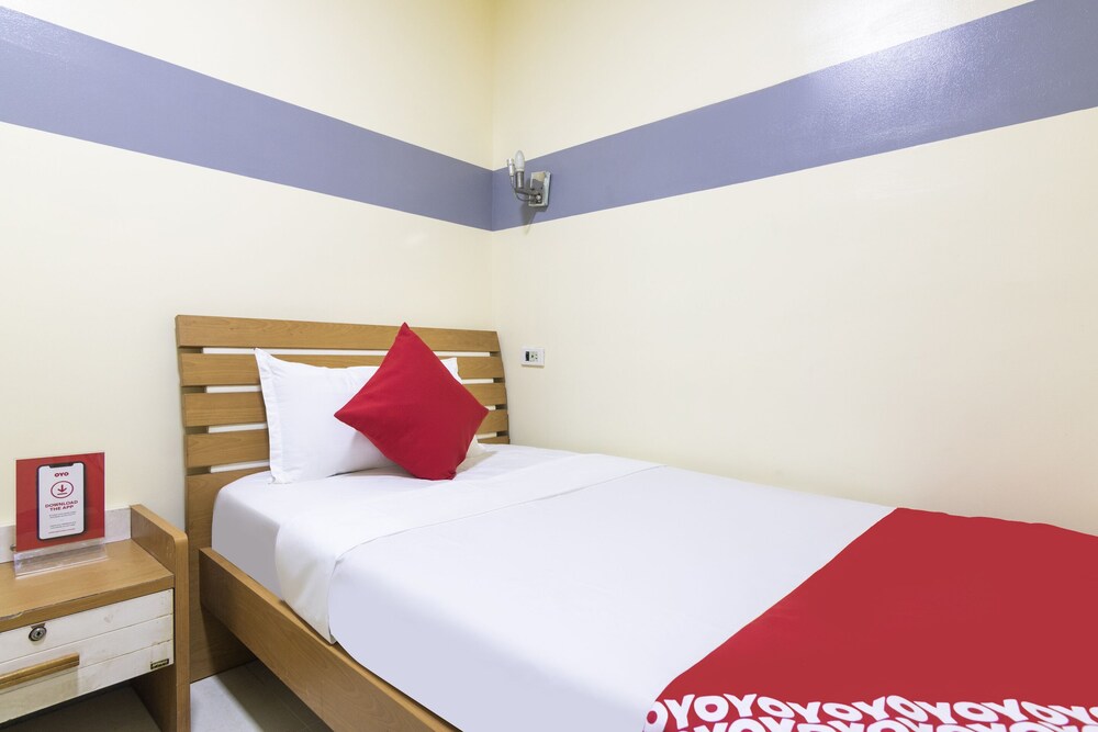 Lucky Hotel by OYO Rooms