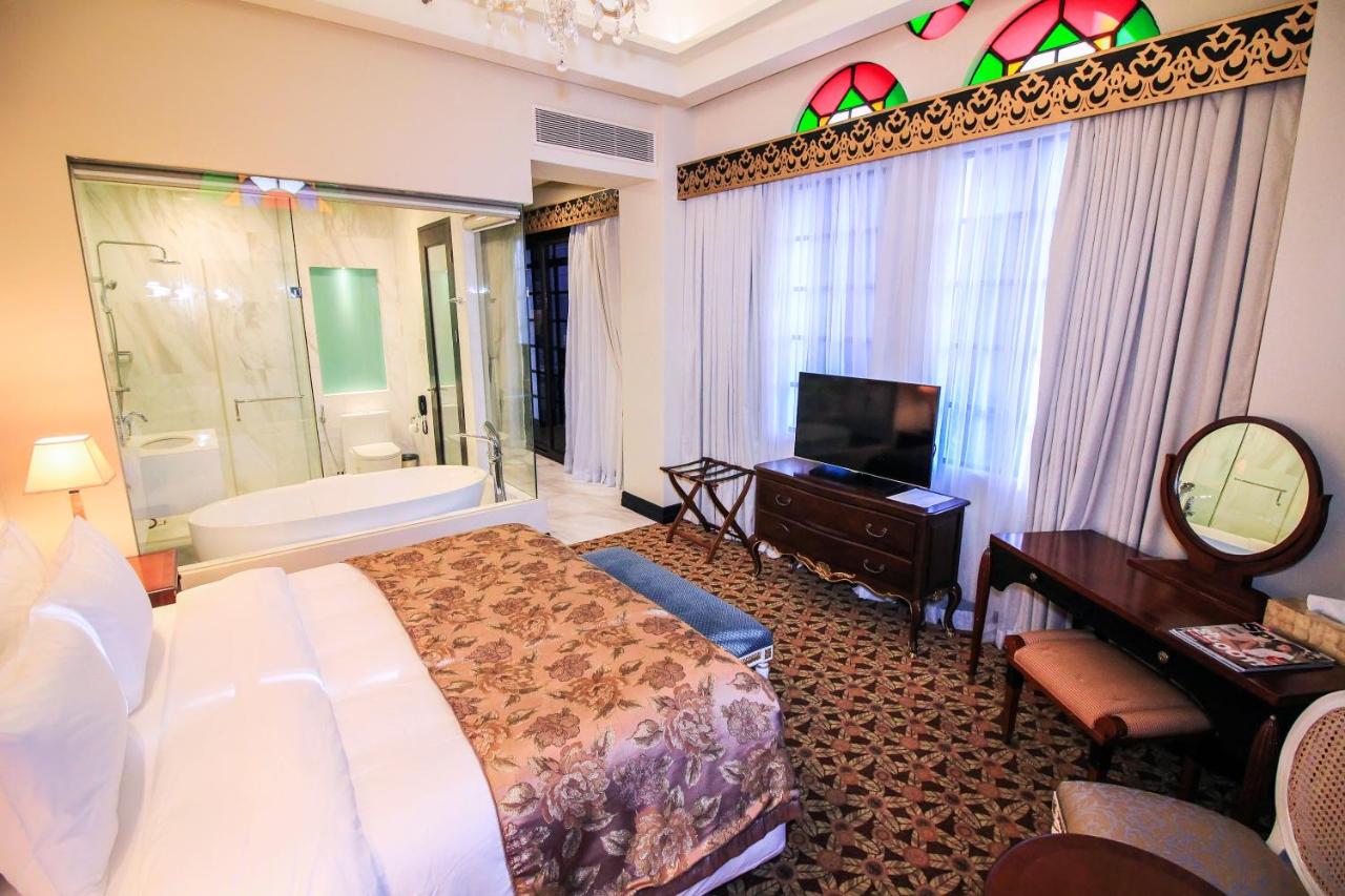 Luneta Hotel