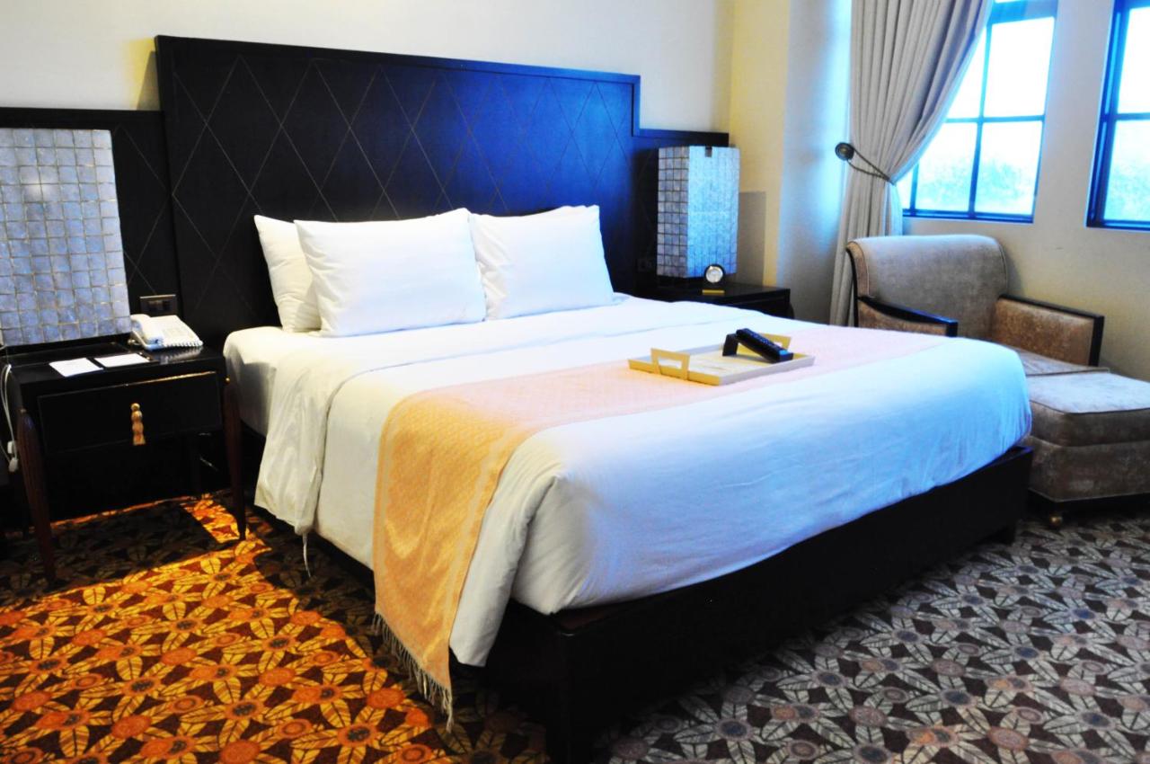 Luneta Hotel