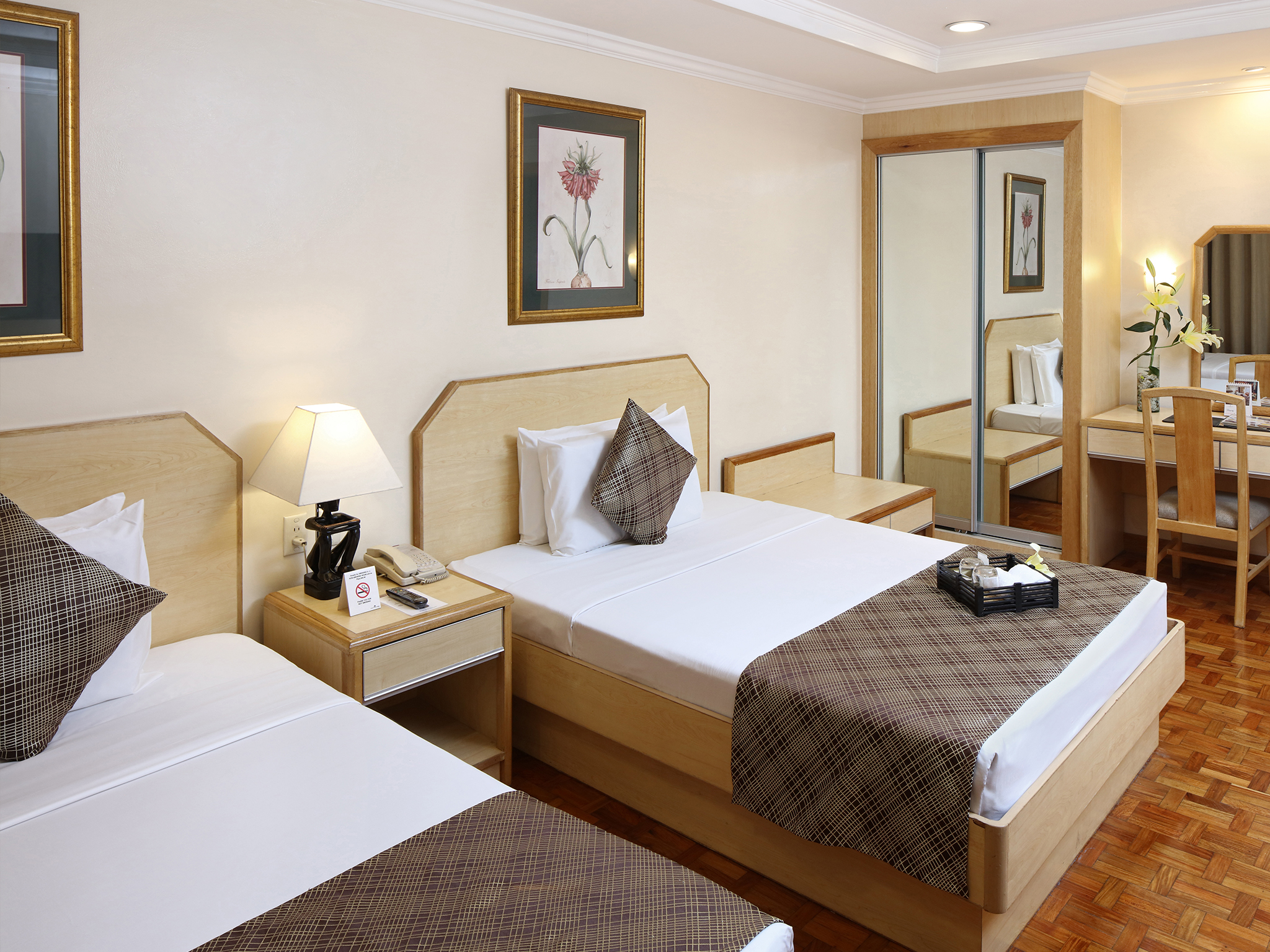 Manila Lotus Hotel