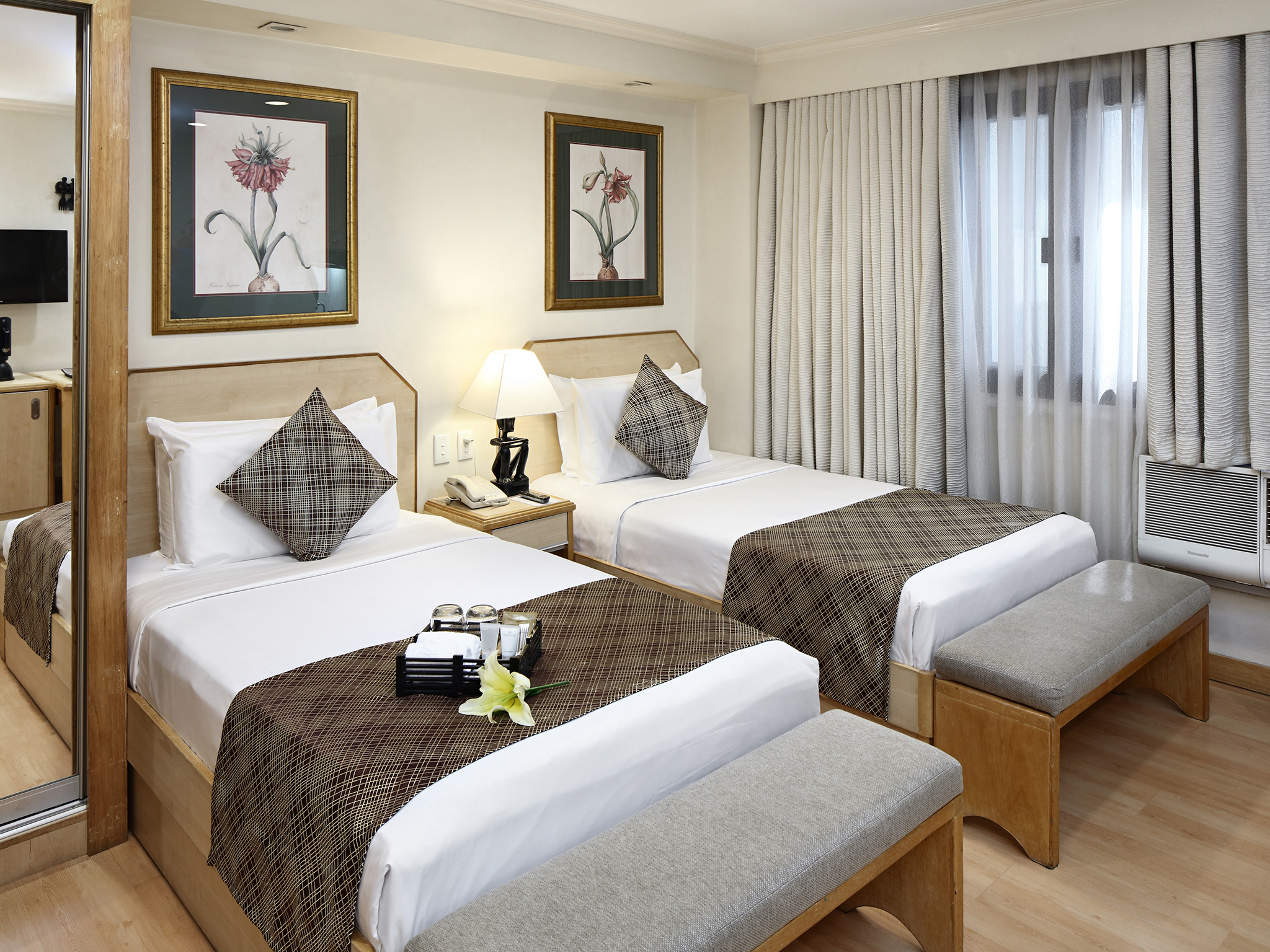 Manila Lotus Hotel