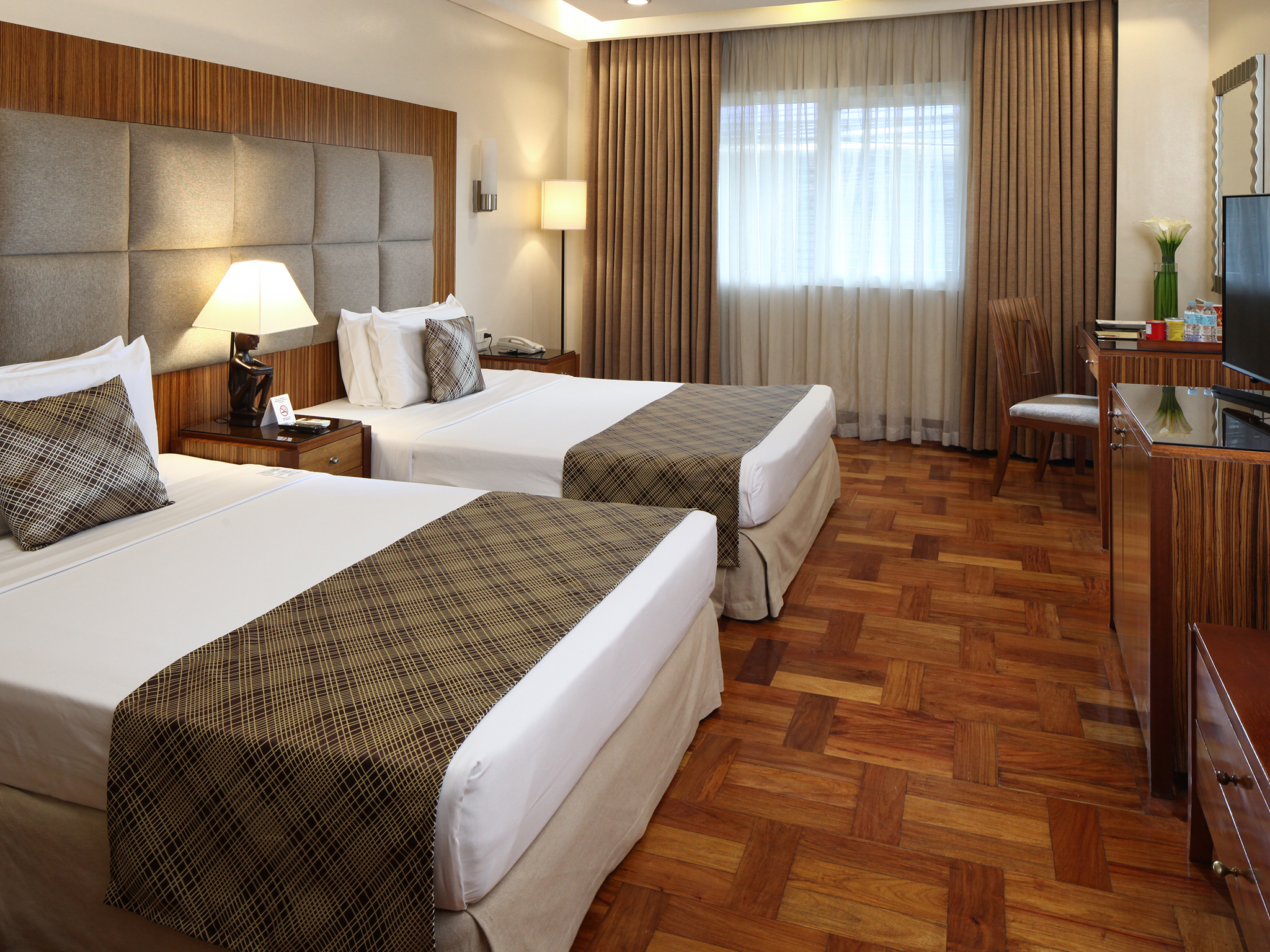 Manila Lotus Hotel