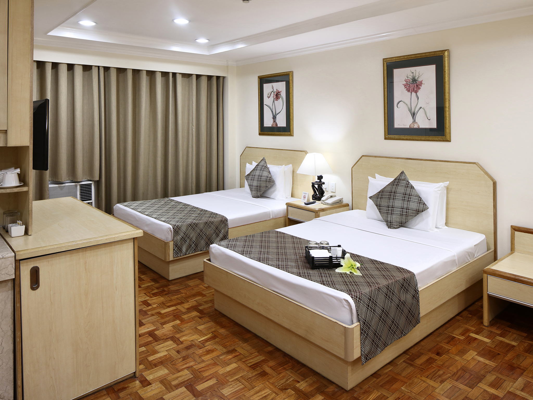 Manila Lotus Hotel