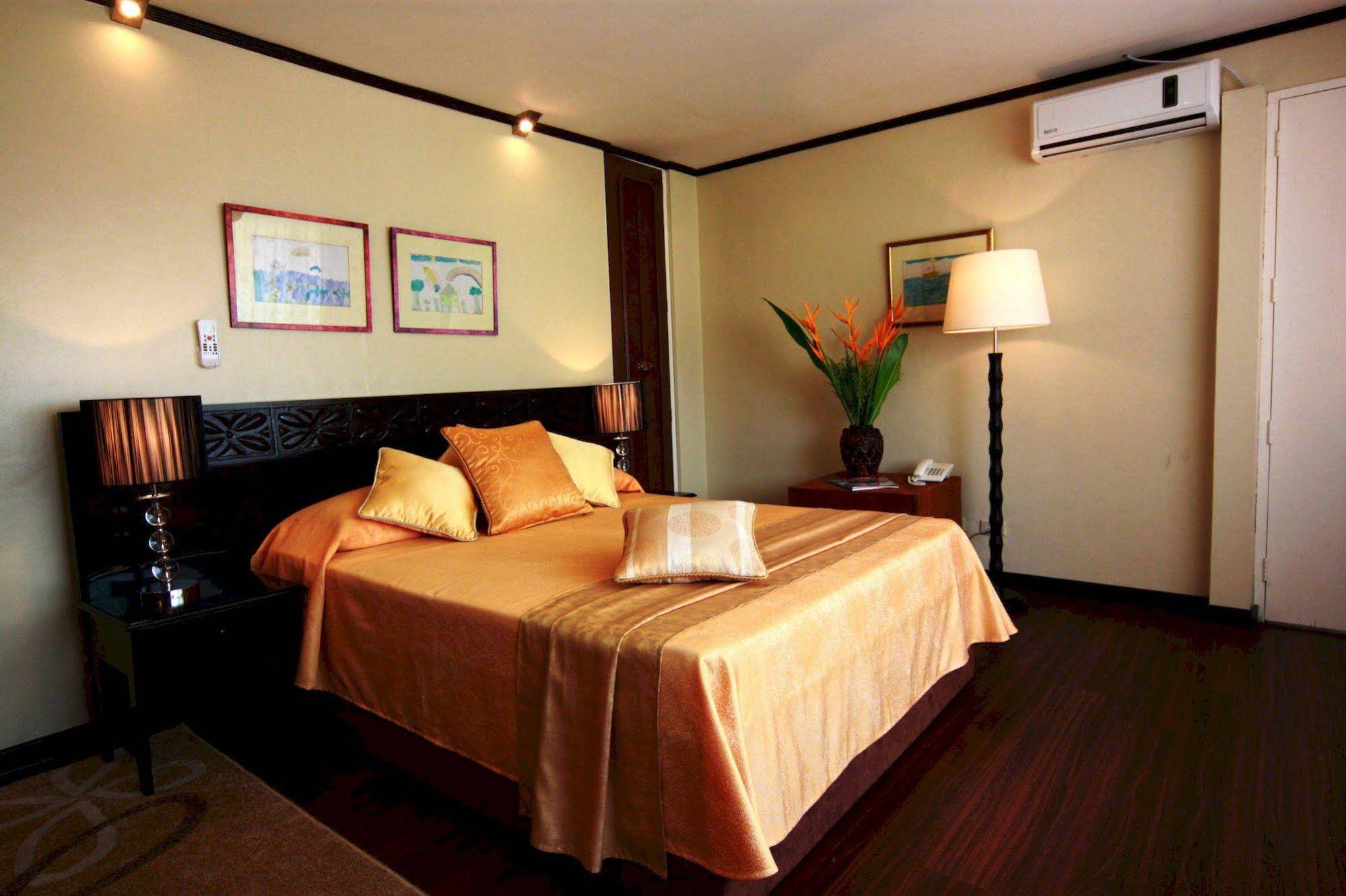 Manila Manor Hotel