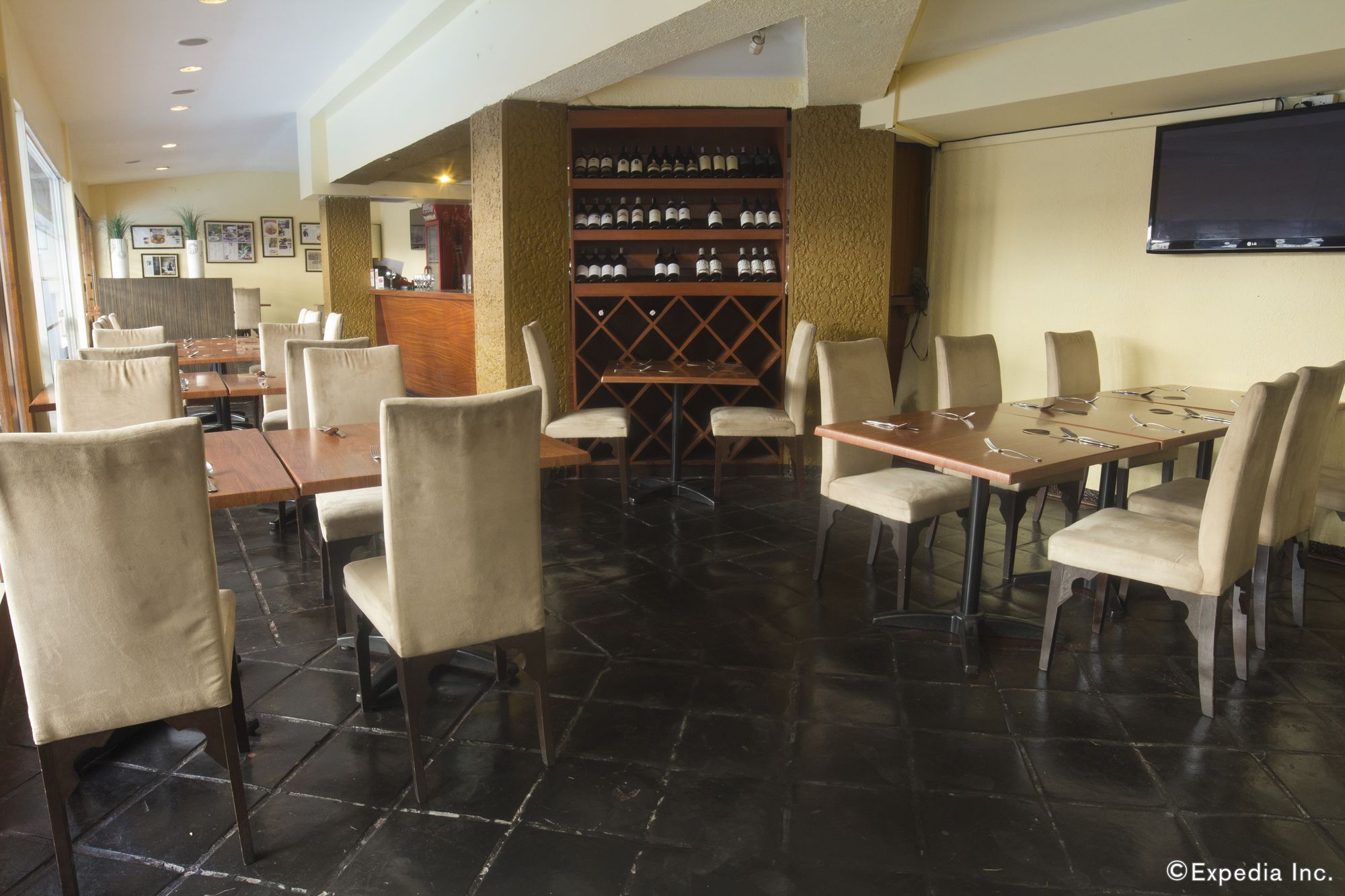 Arzo Hotel Manila