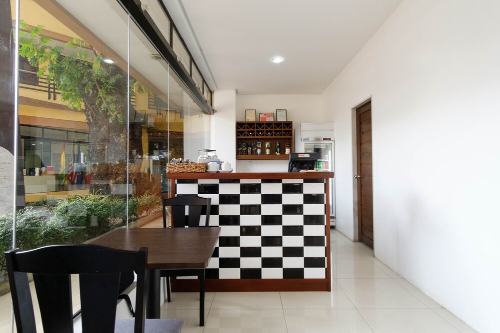 ARZO Hotel Grand Lodge