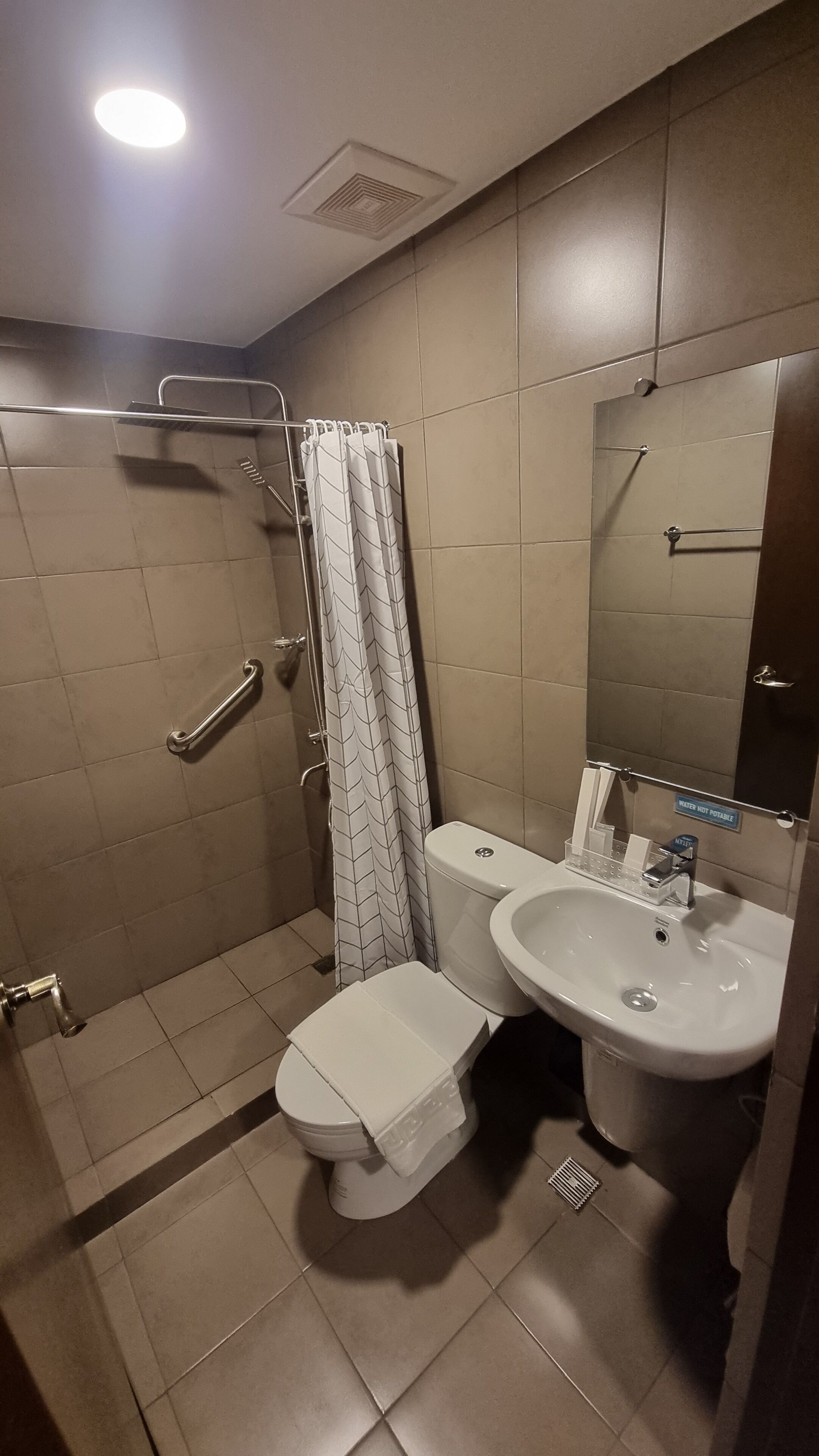 One Cristina Suites