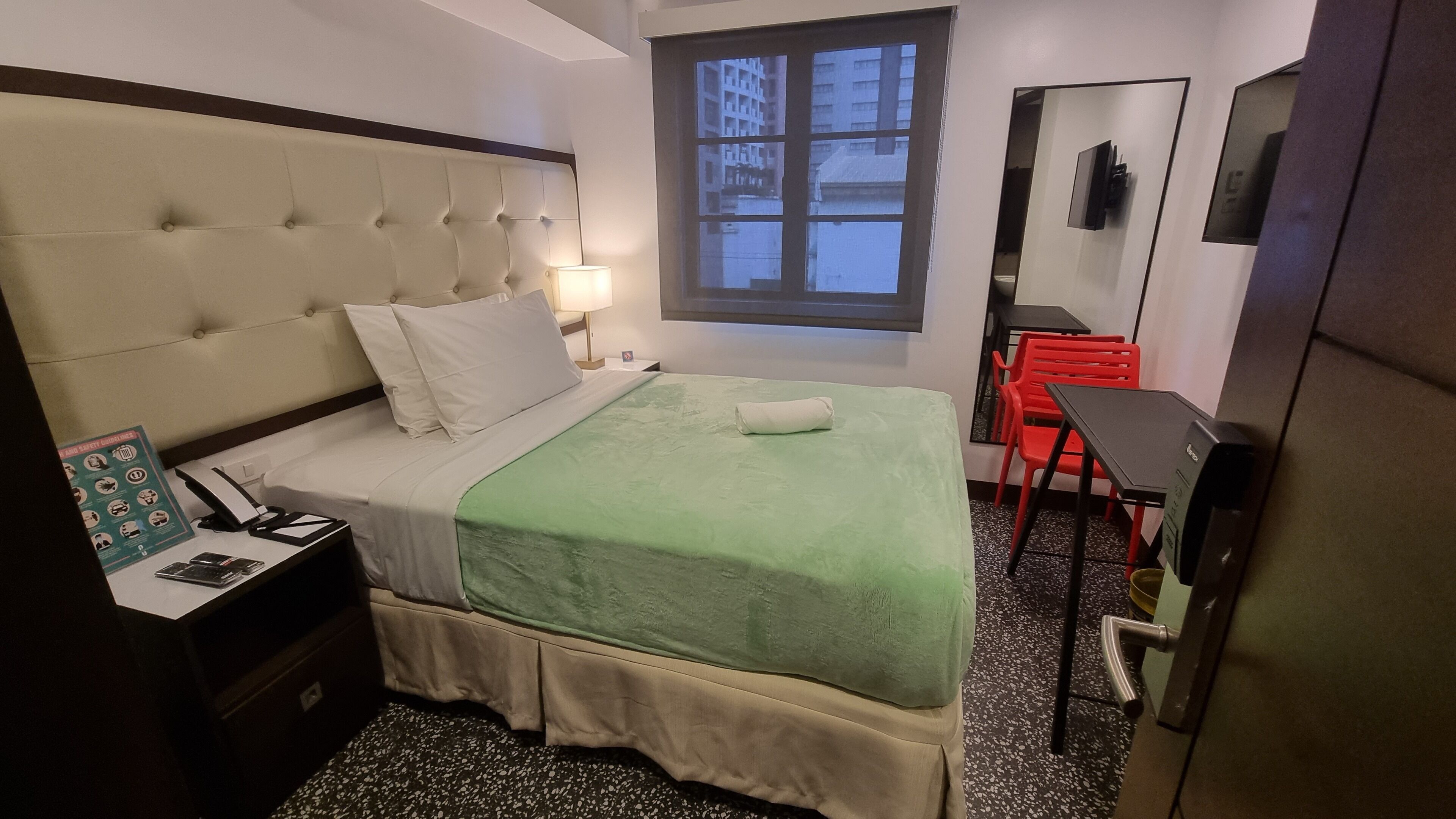 One Cristina Suites