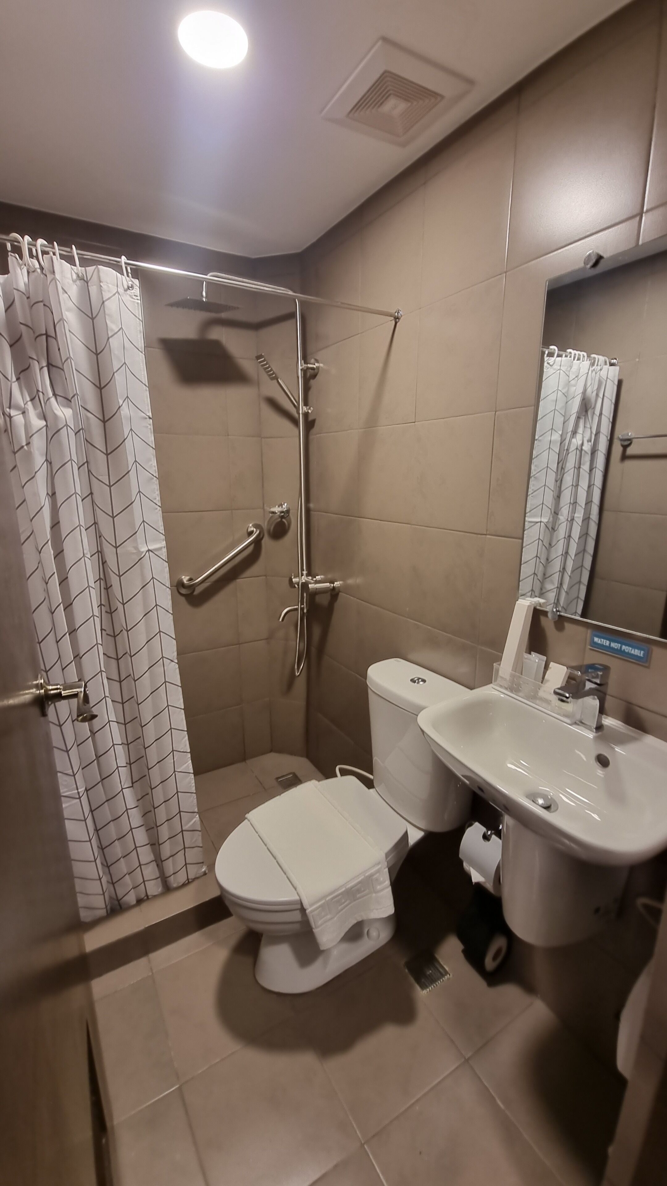 One Cristina Suites