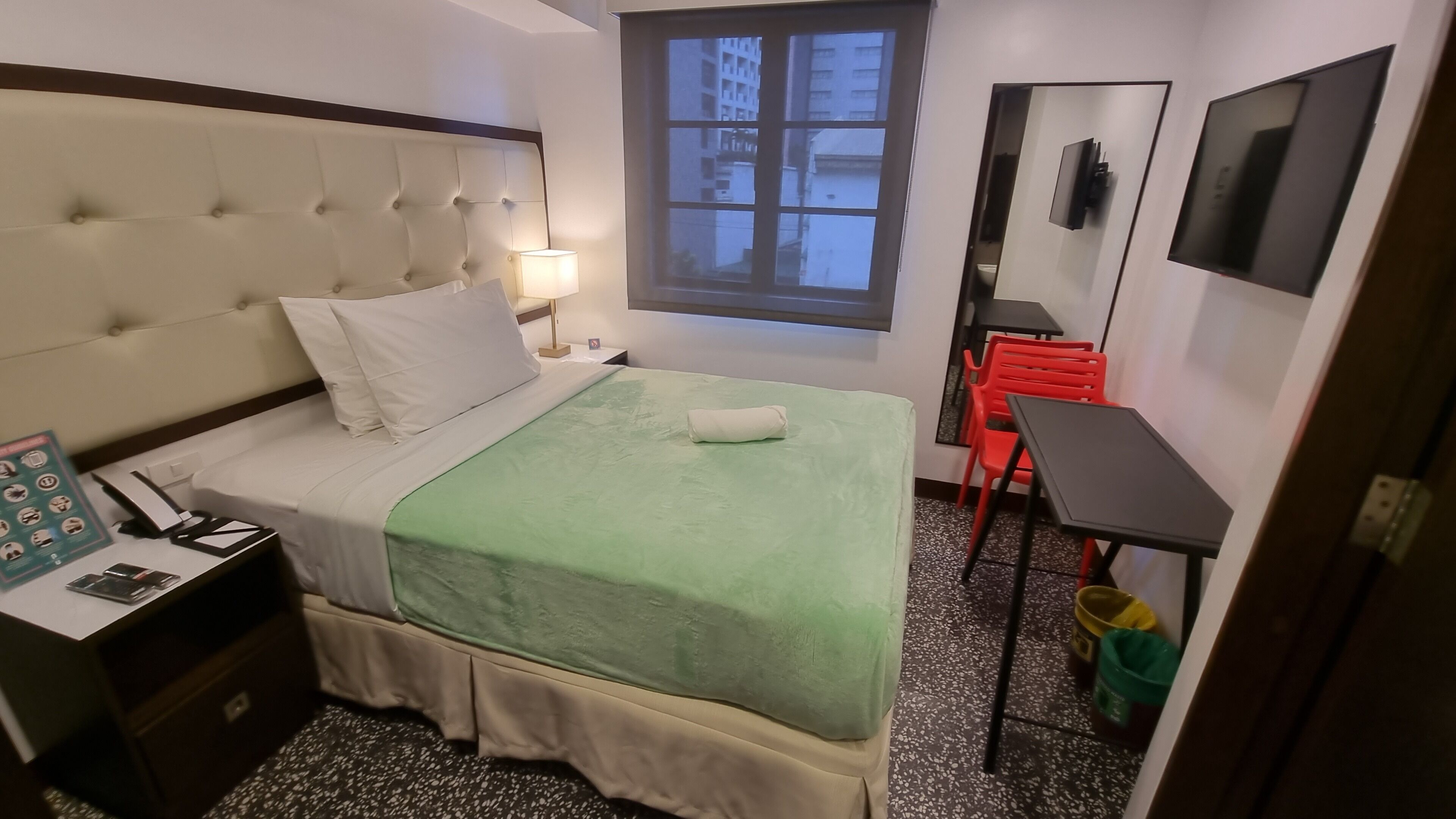 One Cristina Suites