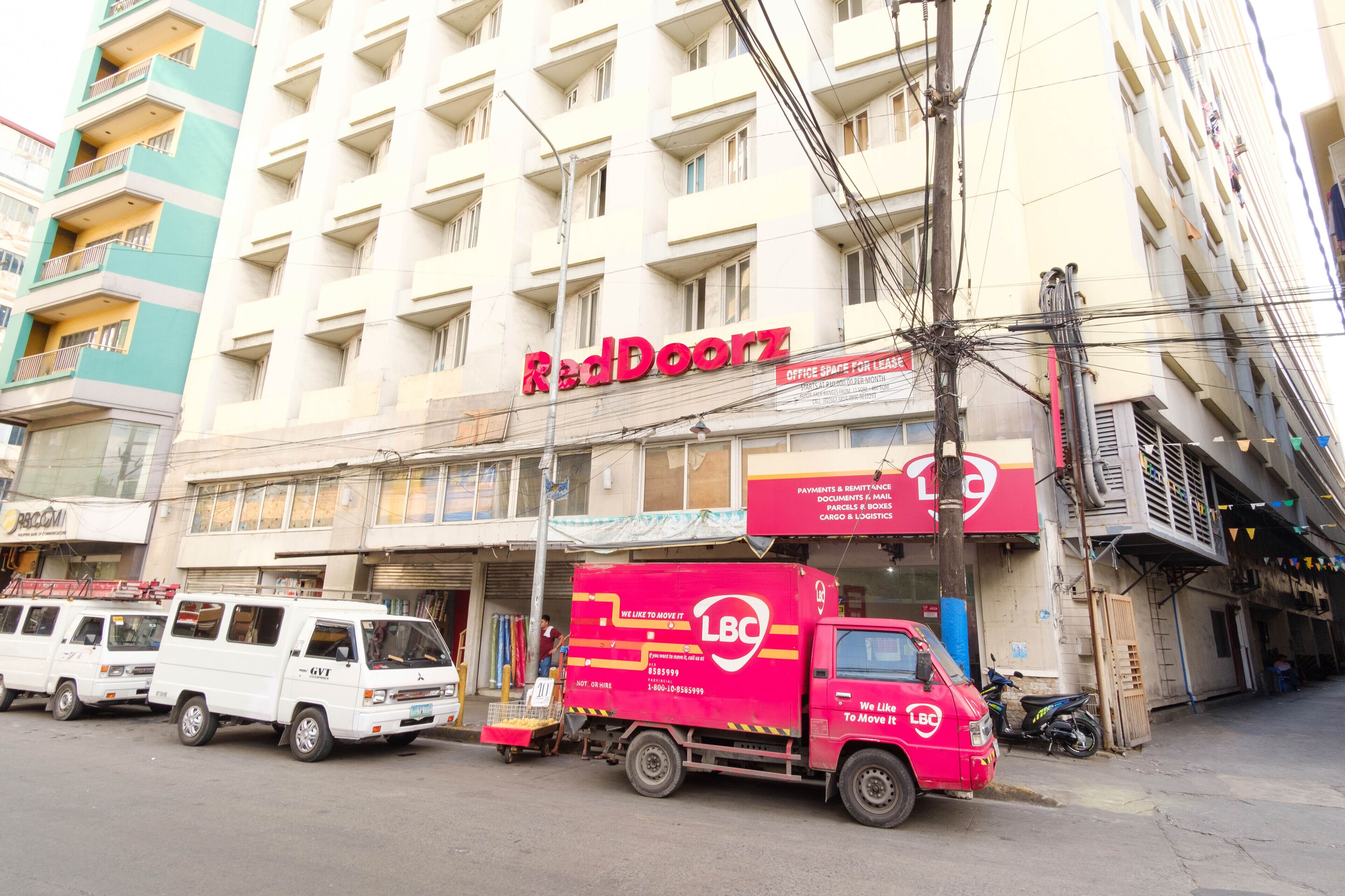 Orchard Tower Manila by RedDoorz