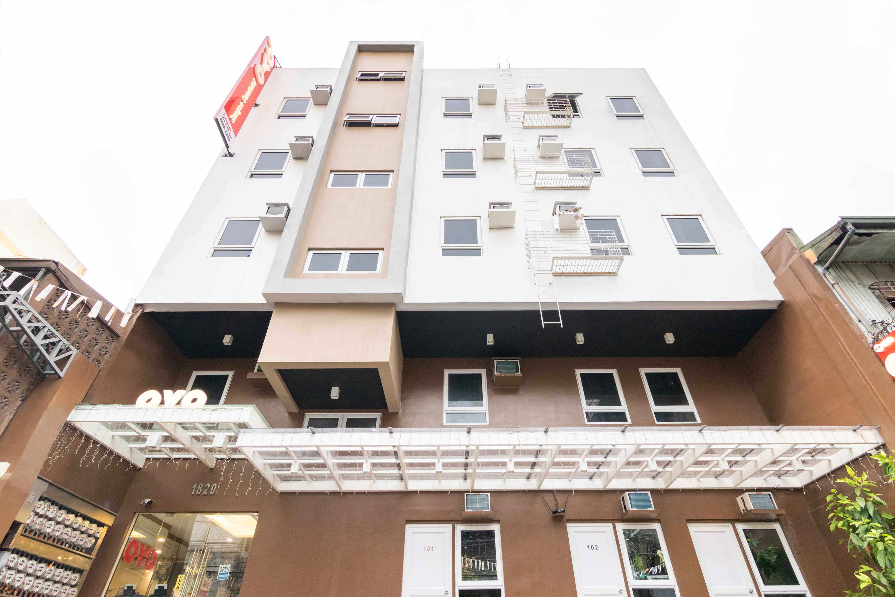 OYO 152 Sangco Condotel
