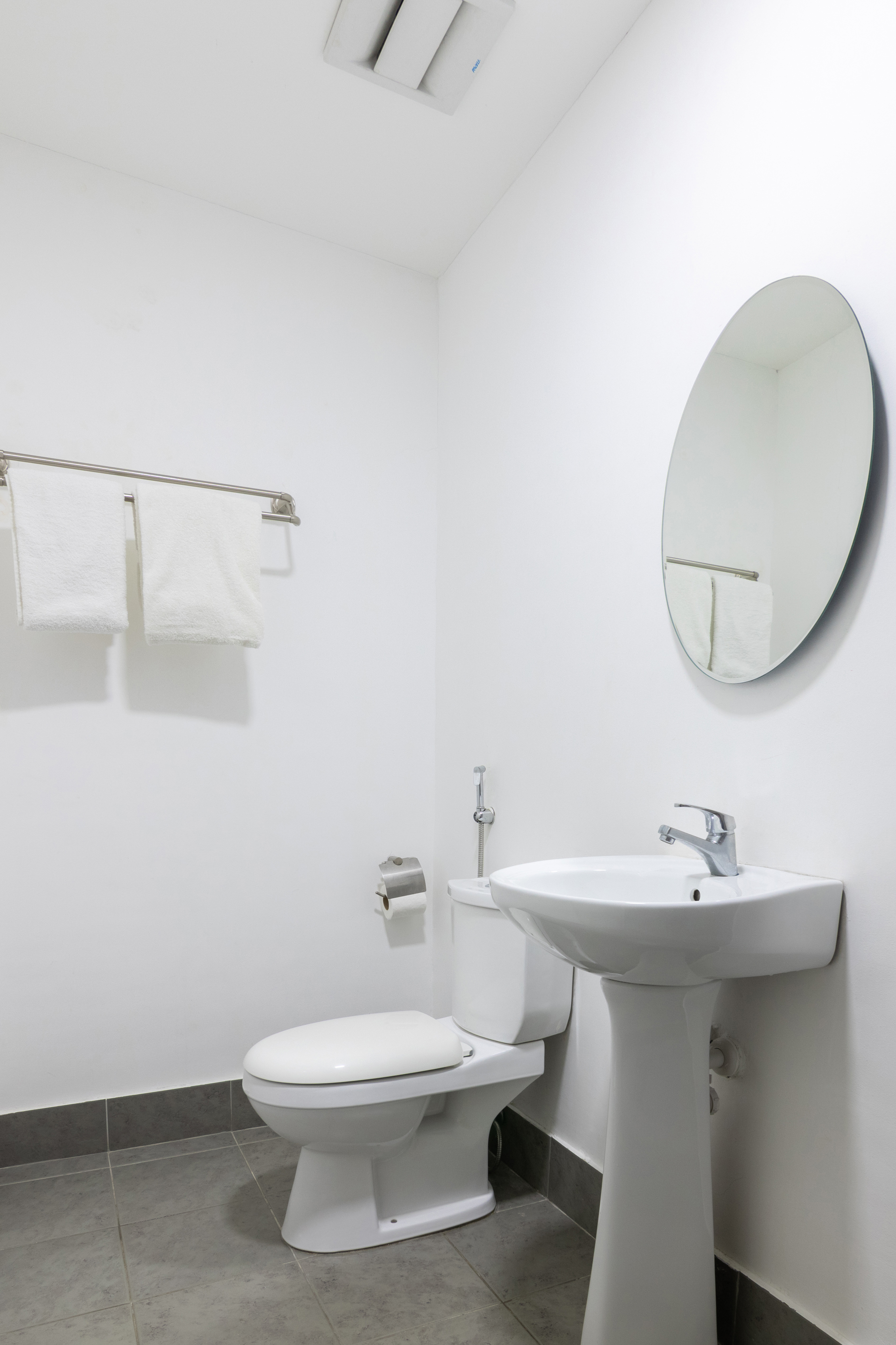 OYO 152 Sangco Condotel