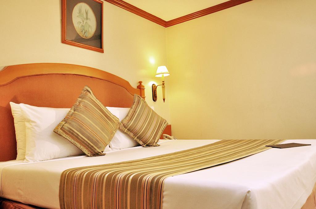 Palm Grove Hotel Manila