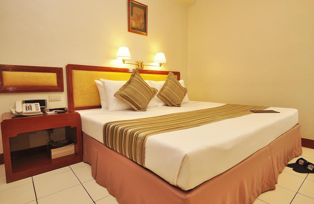 Palm Grove Hotel Manila