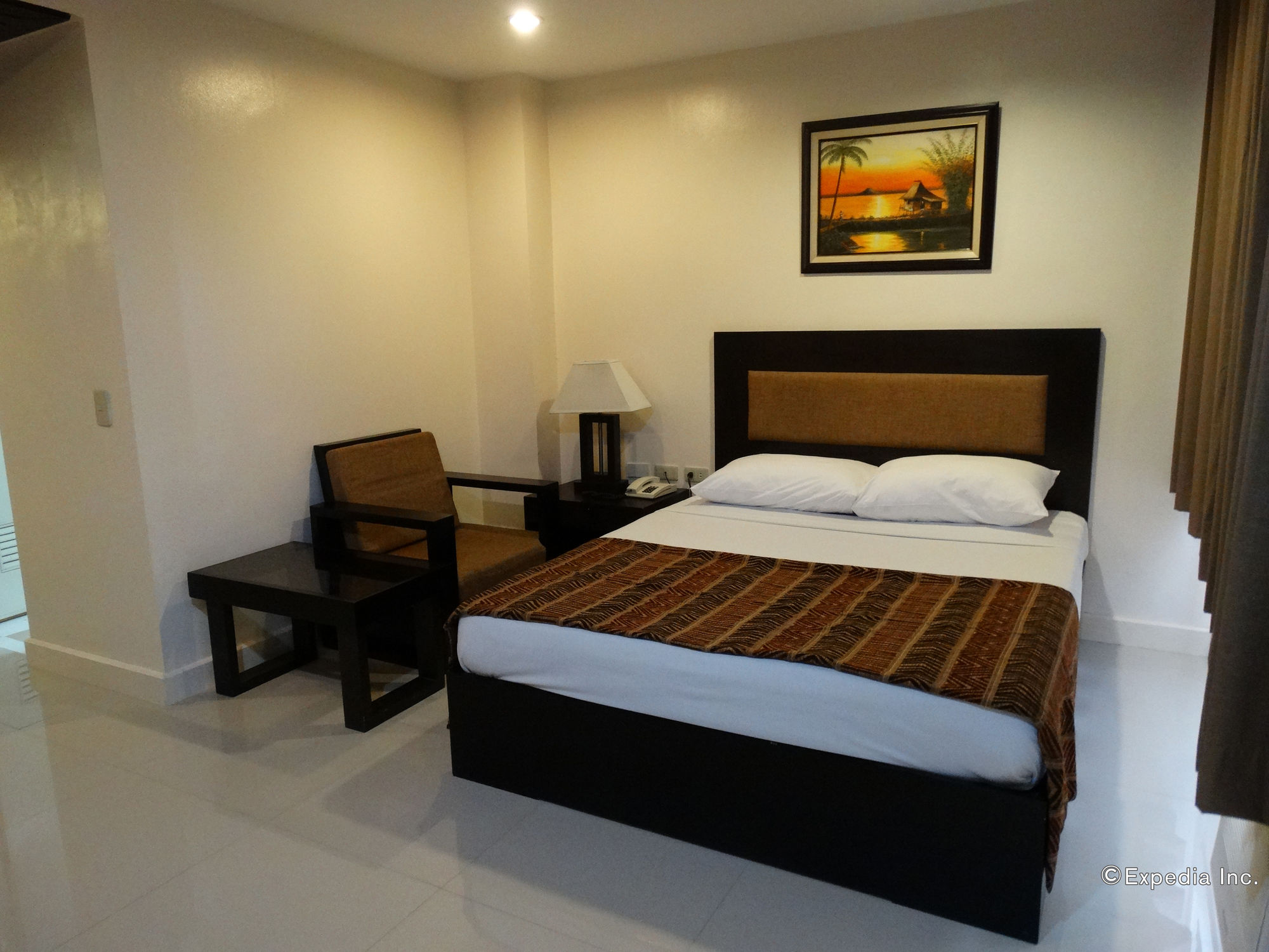 Paragon Tower Hotel