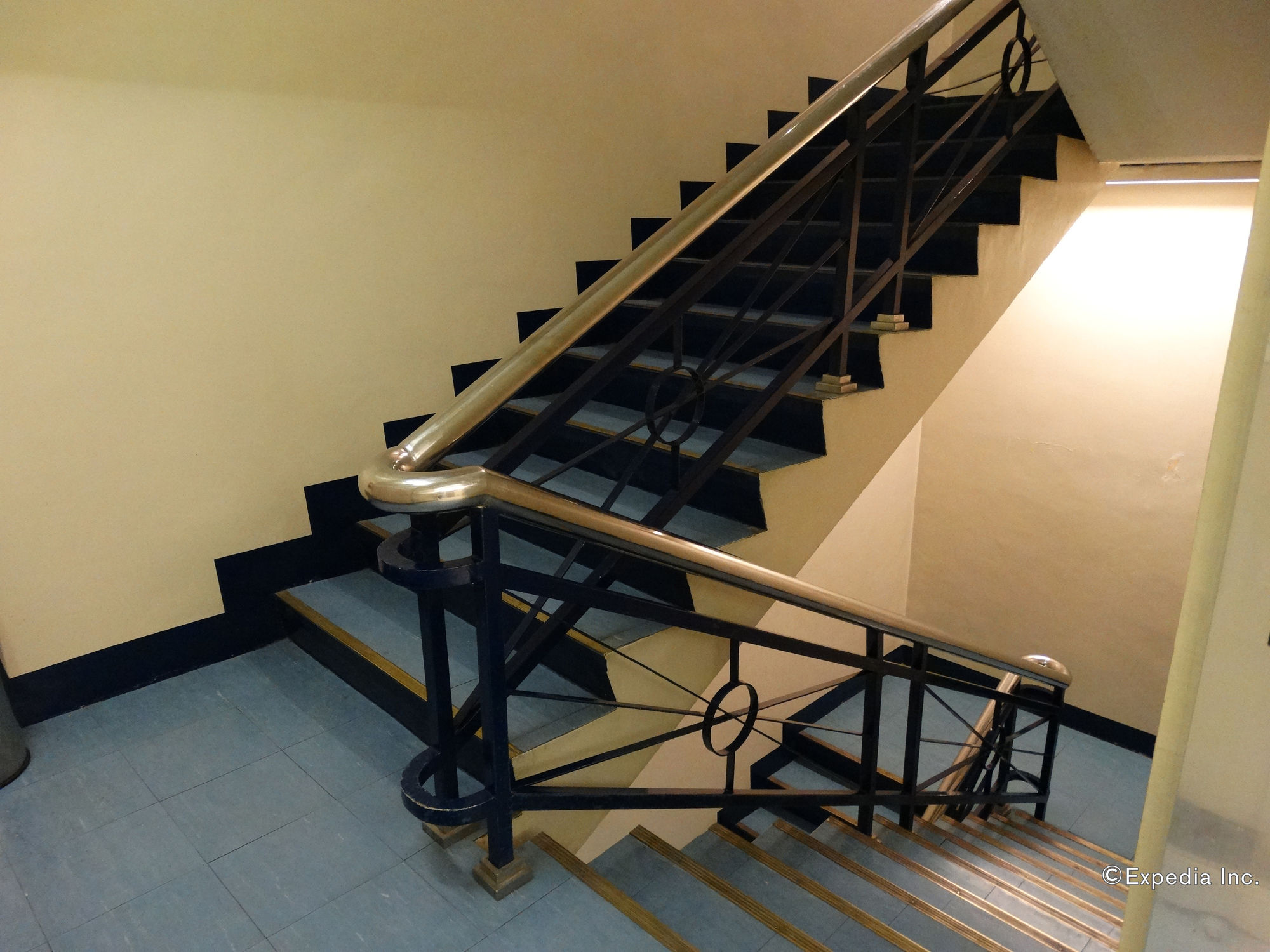 Paragon Tower Hotel