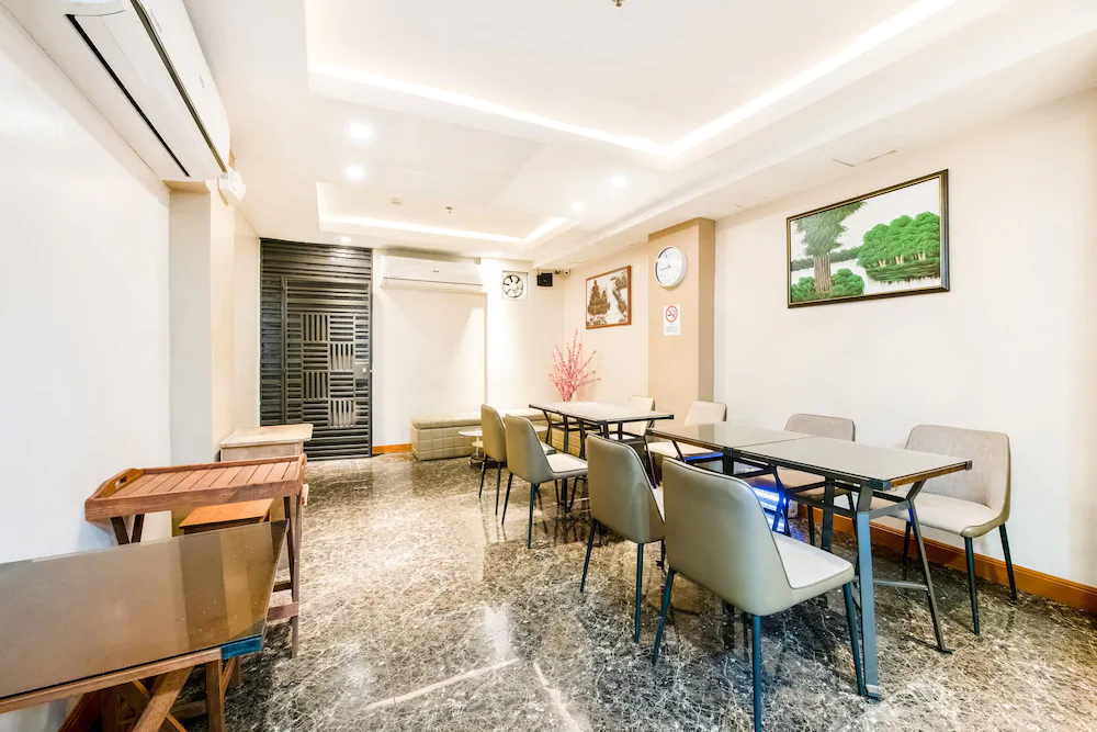 Pearl Blossom Hotel by OYO Rooms