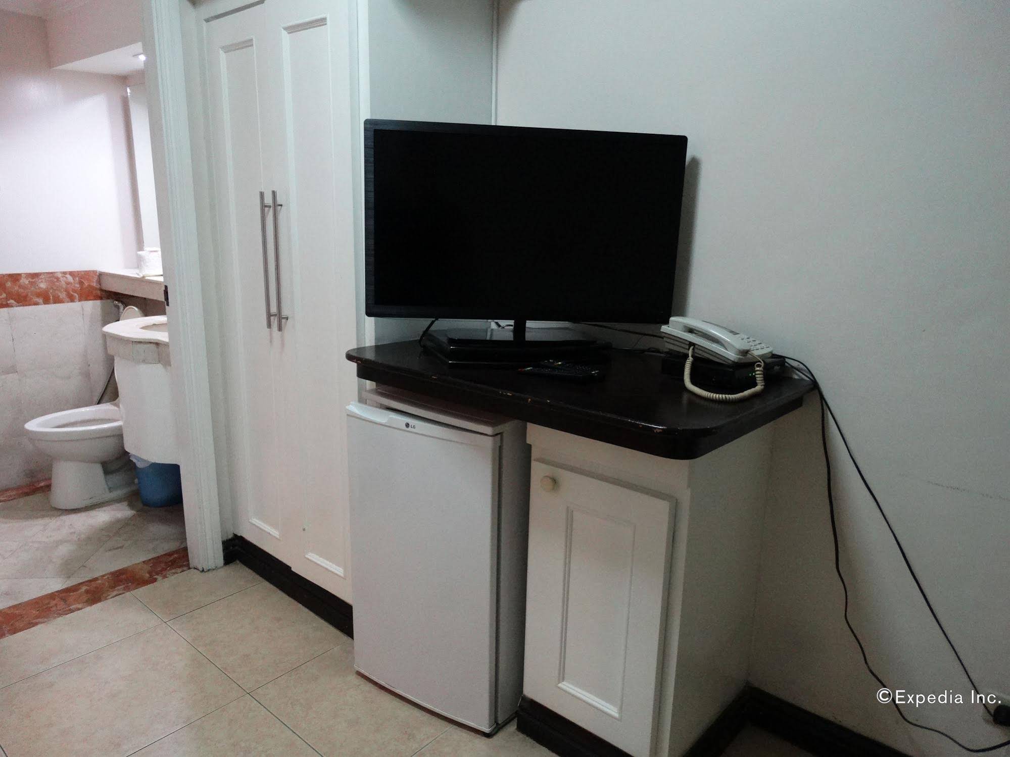 Ralph Anthony Suites