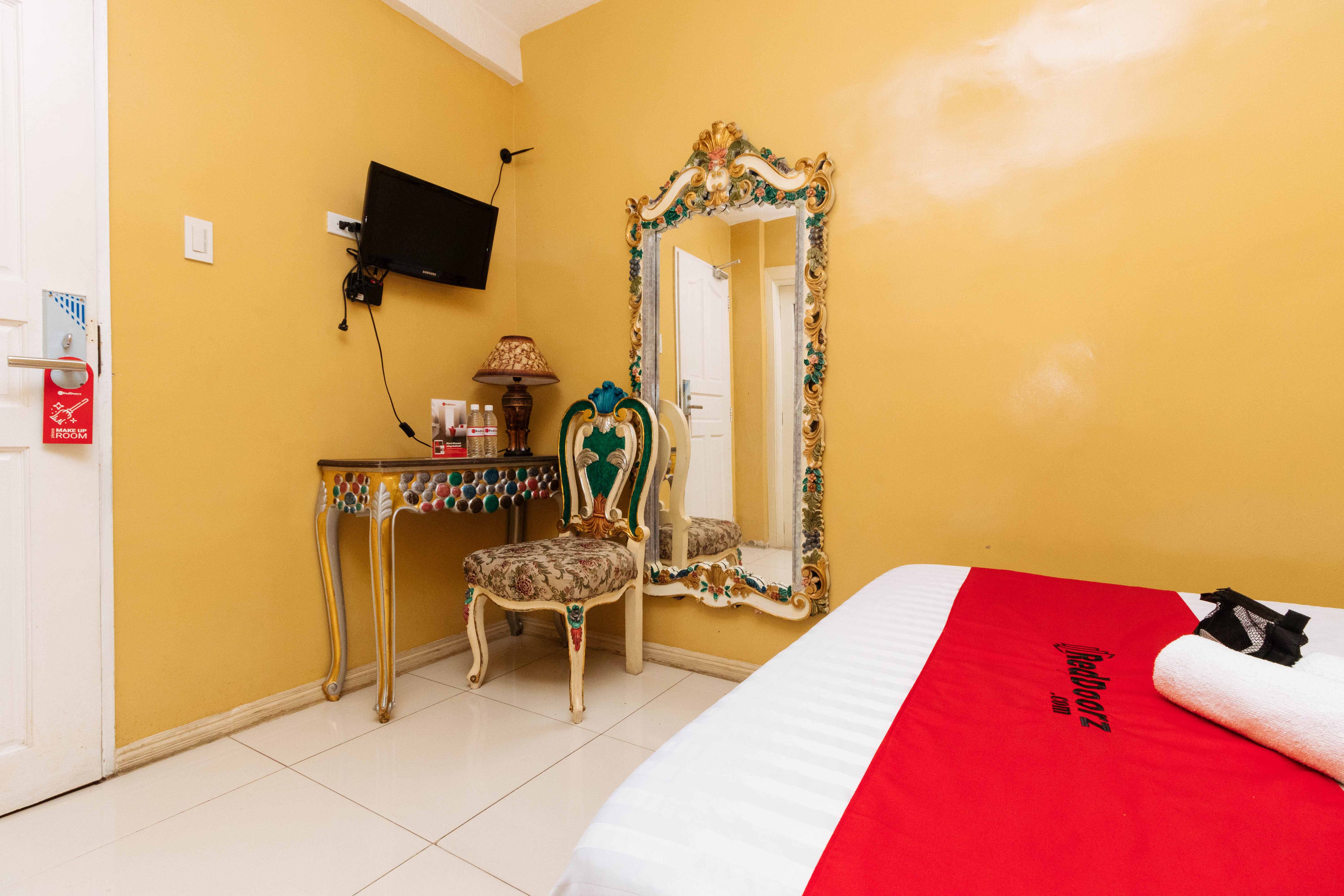 Reddoorz Near Abad Santos Station