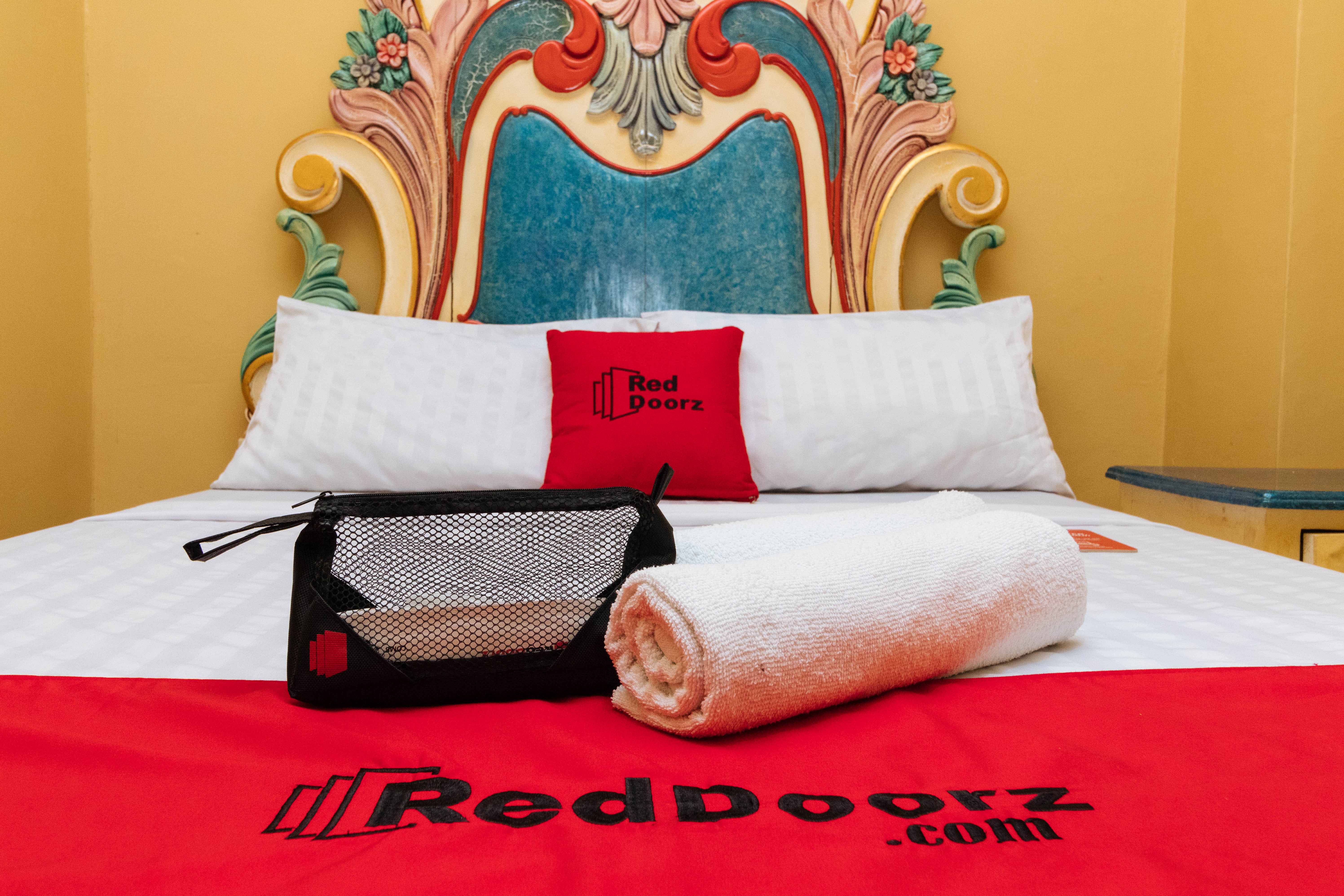 Reddoorz Near Abad Santos Station